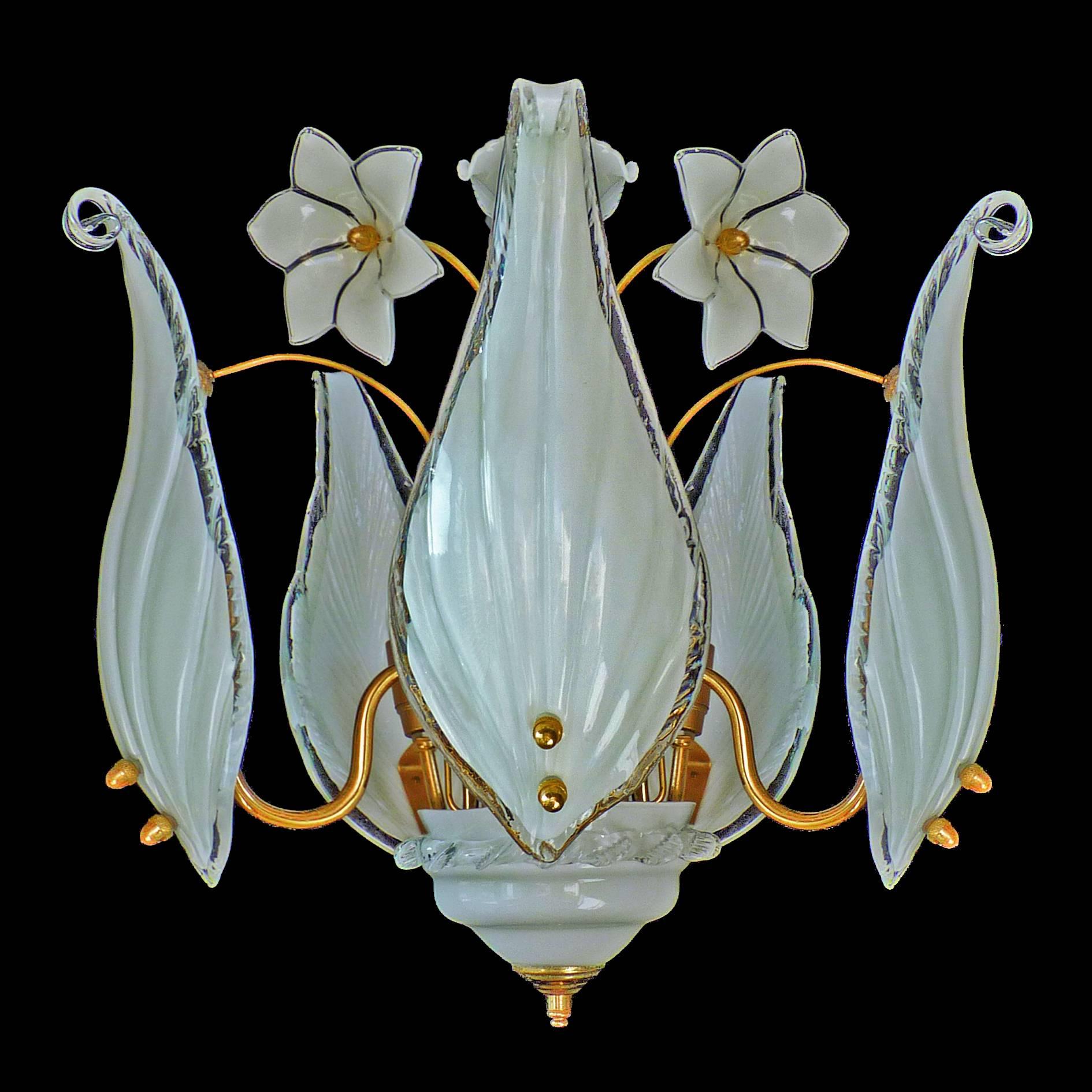 Awesome pair of 1970s vintage Italian Murano Lily Calla art-hlass shades gilt chandelier and flower bouquet. Franco Luce Seguso chandelier with five handblown Murano glass leaves, white and clear glass flowers and gold-plated
