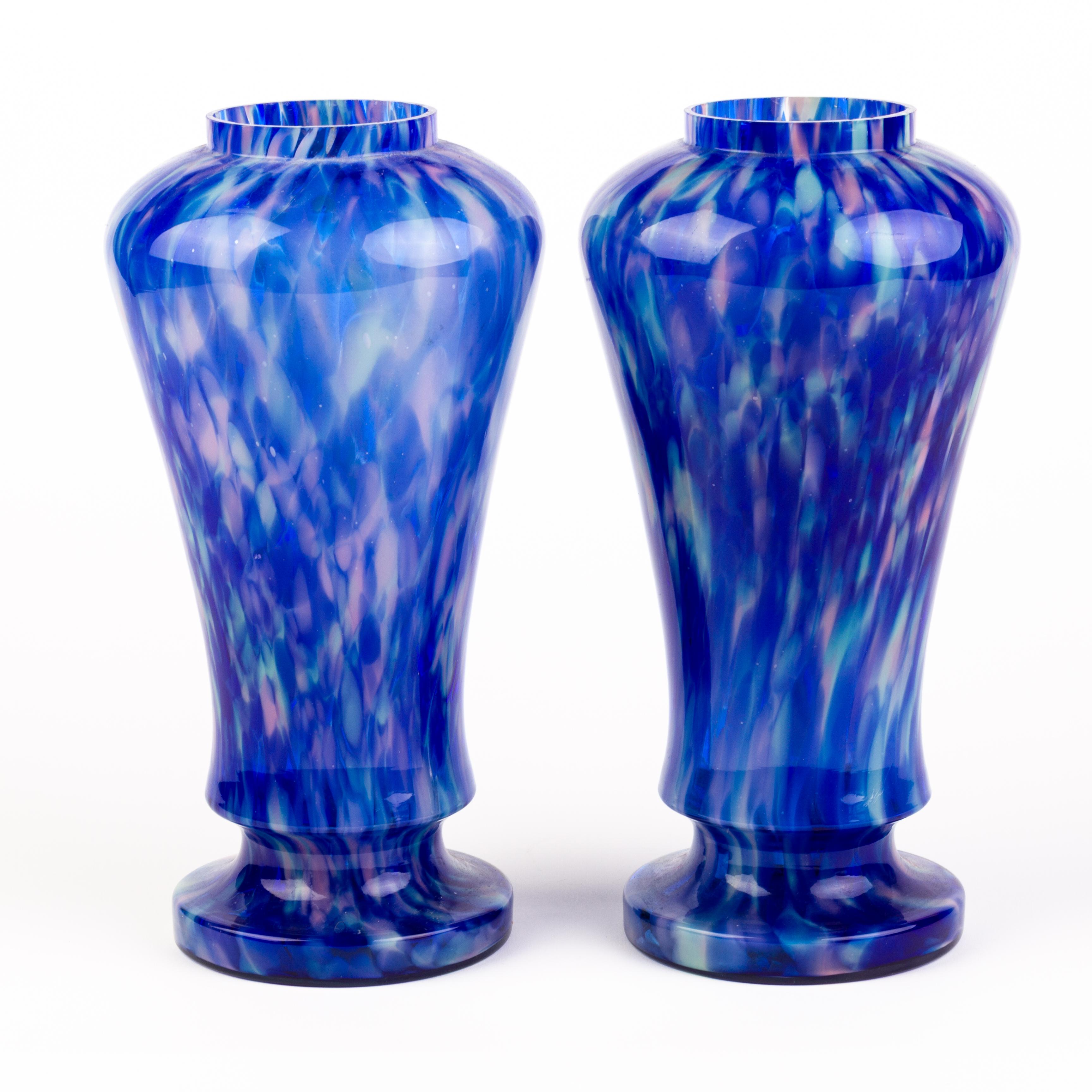 Pair of Mid-Century Italian Murano Venetian Splatter Blue Glass Baluster Vases In Good Condition For Sale In Nottingham, GB