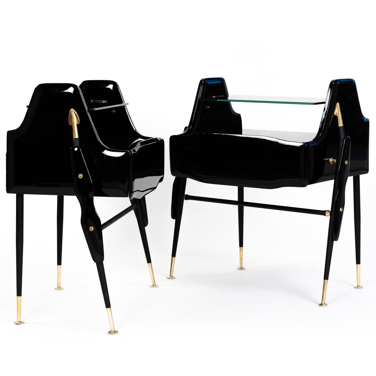 Mid-Century Modern Pair of Midcentury Italian Night Stands Black Lacquered, Brass Details, 1950s