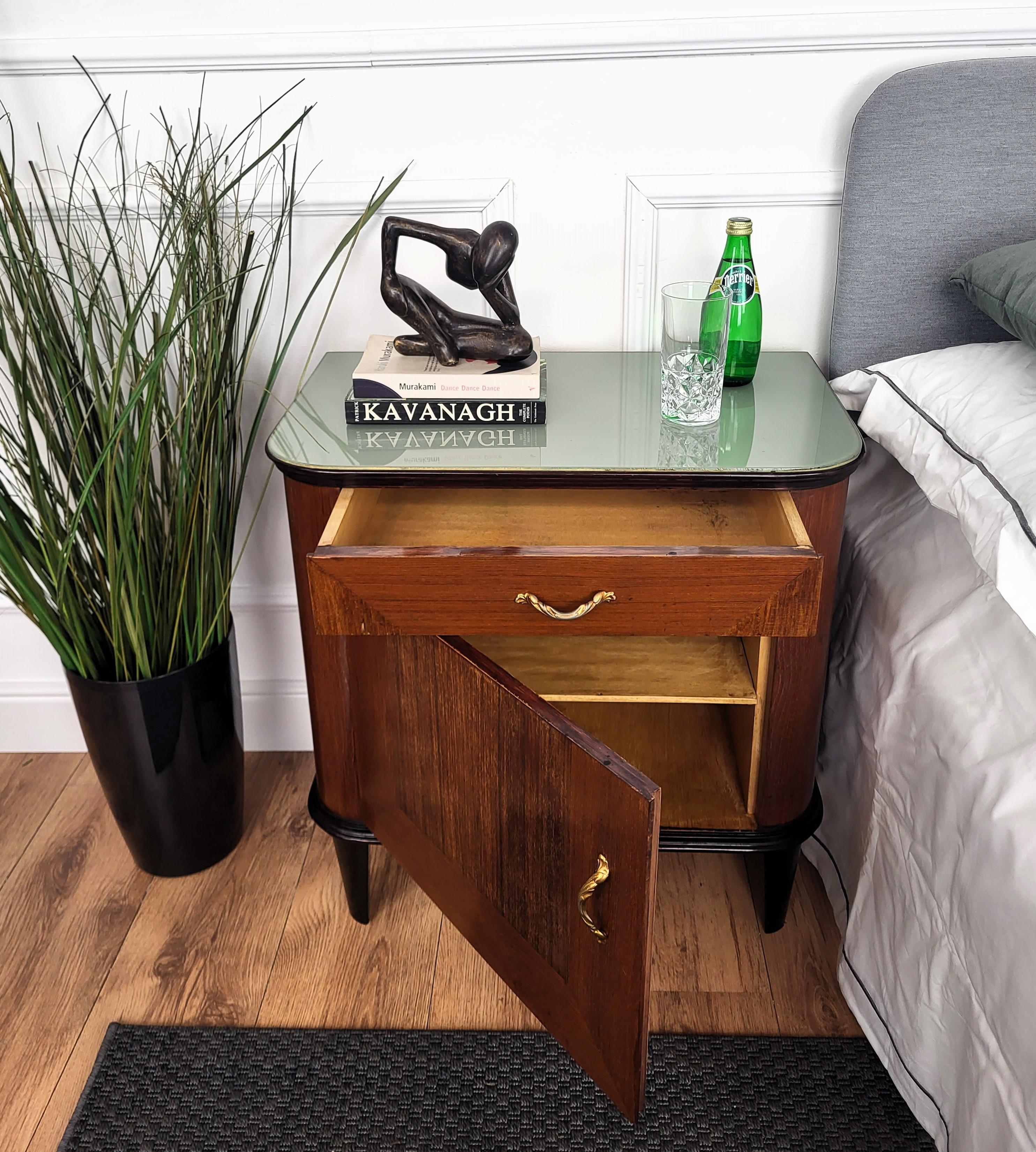 Pair of Mid-Century Italian Nightstands Bedside Tables Hidden Secret Compartment In Good Condition In Carimate, Como