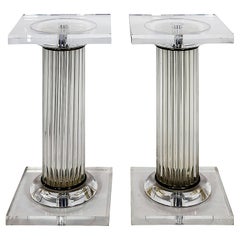 Pareja de pedestales/columnas/bases/patas italianas de plexiglás de mediados de siglo