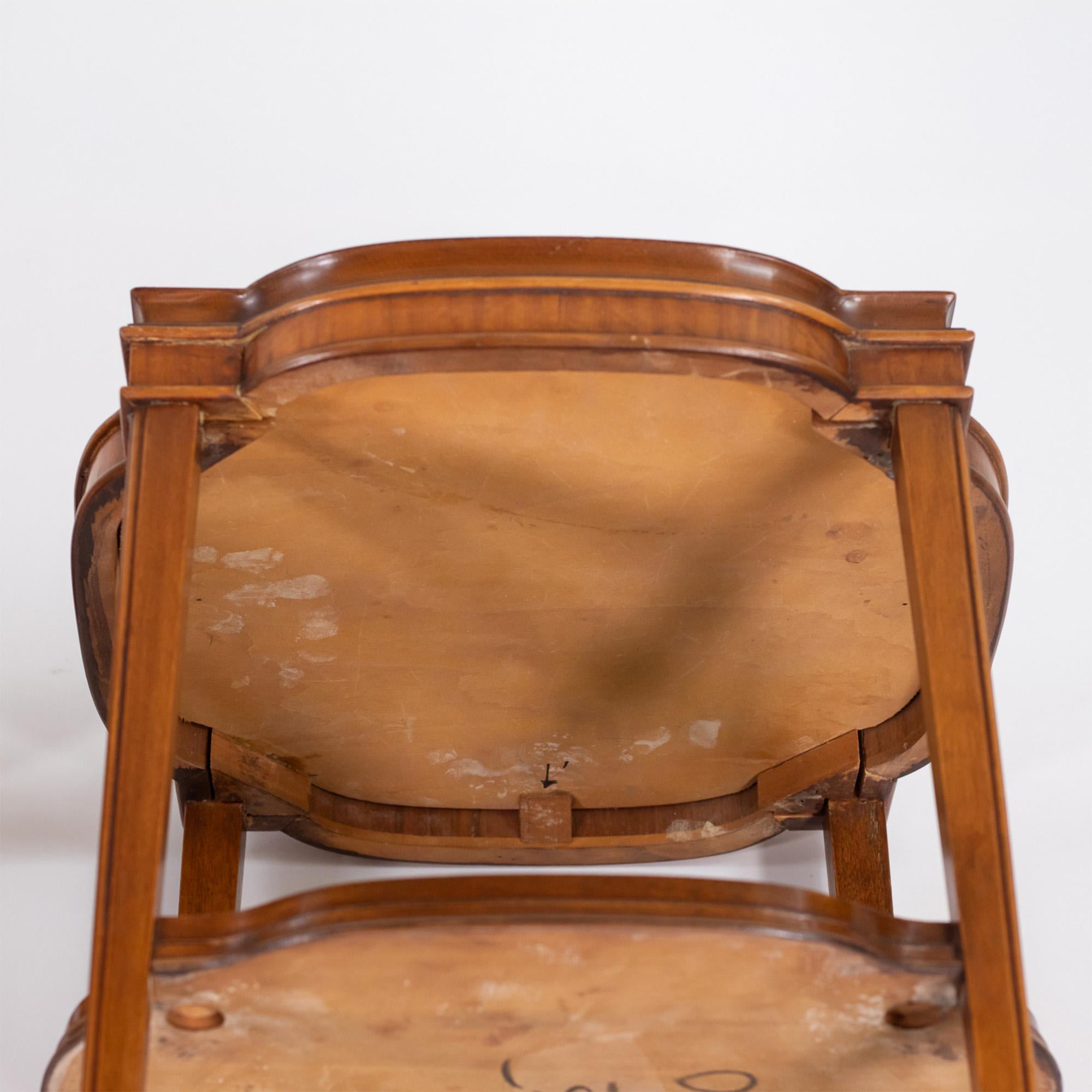 Pair of Mid-Century Italian Satinwood Veneered End Tables For Sale 3
