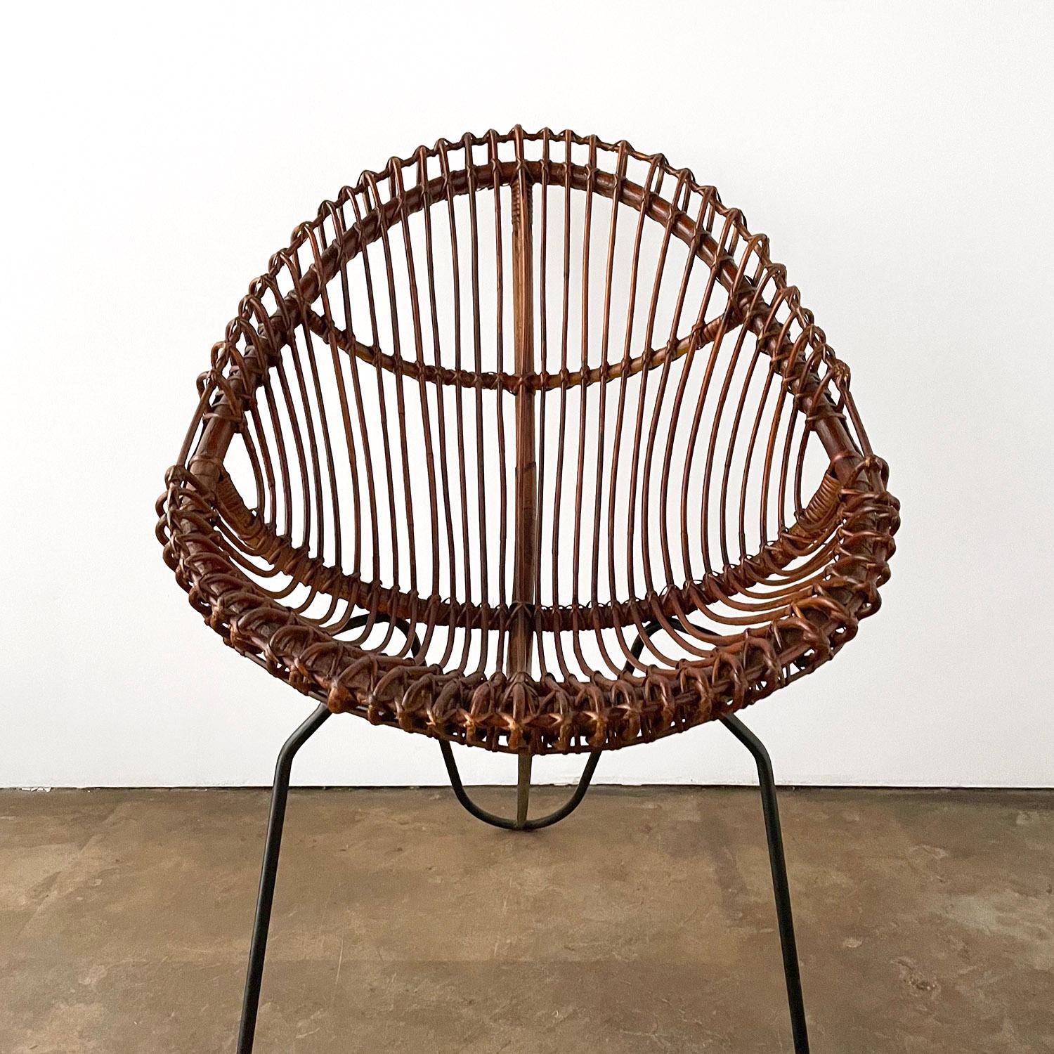 Pair of Mid Century Italian Sculpted Rattan & Iron Chairs  In Good Condition For Sale In Los Angeles, CA