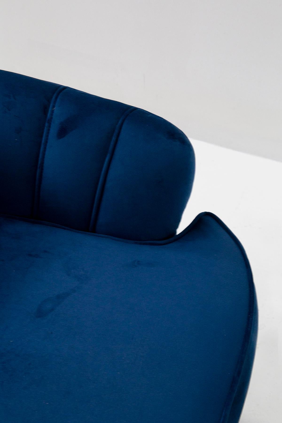 Pair of Midcentury Italian Shell Chairs in Blue Velvet 7