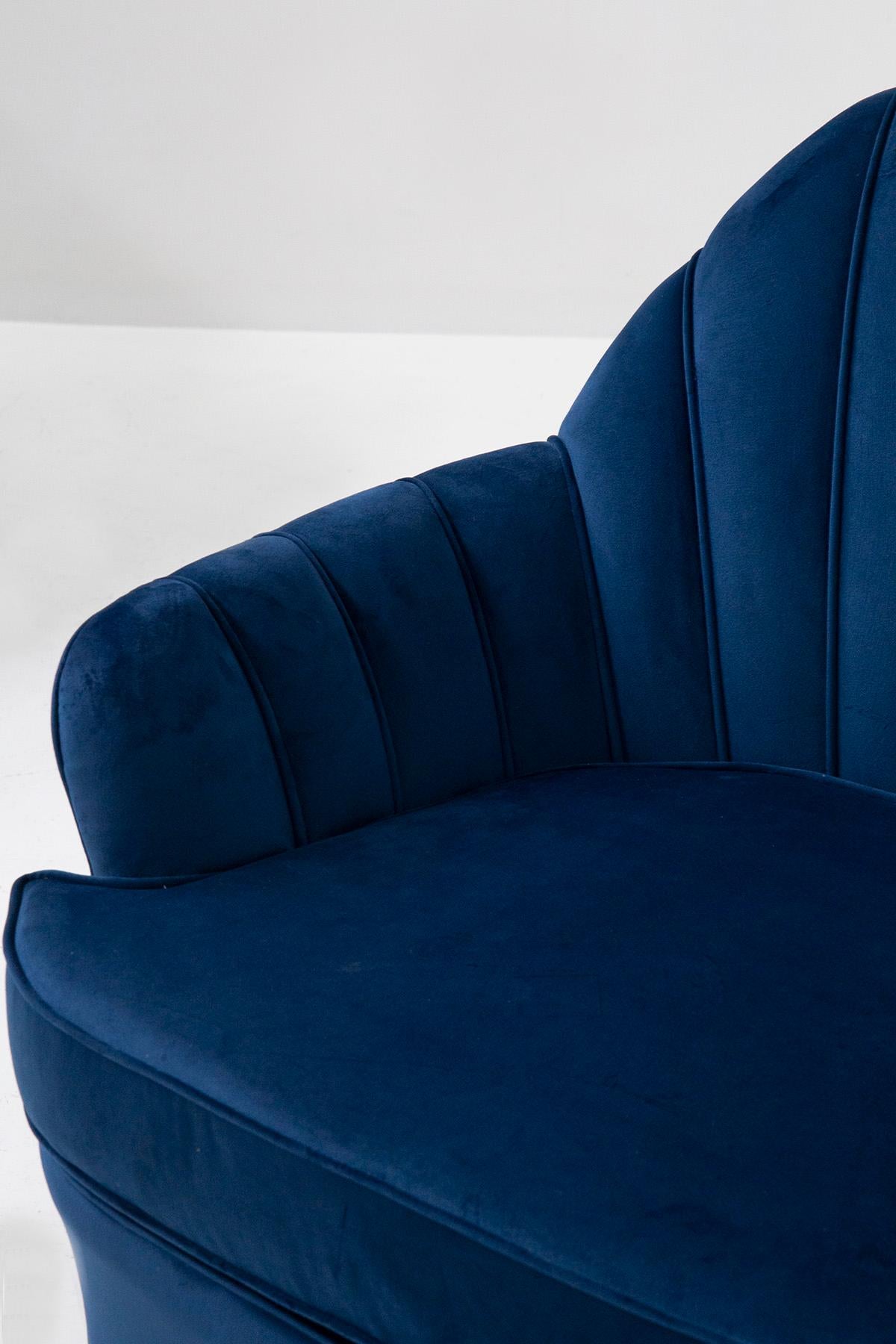 Pair of Midcentury Italian Shell Chairs in Blue Velvet 4
