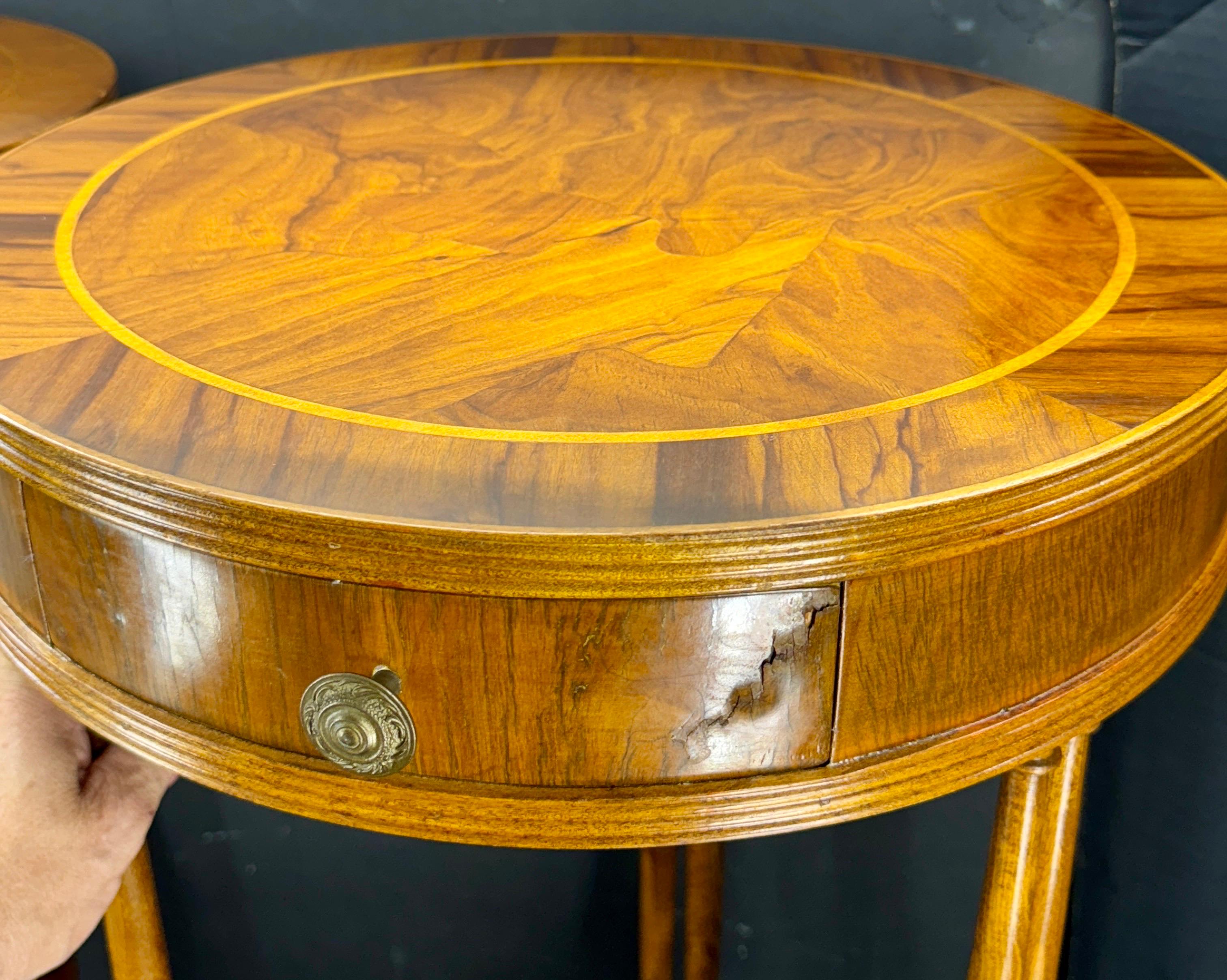 Pair of Mid-Century Italian Side End Lamp Tables en vente 2