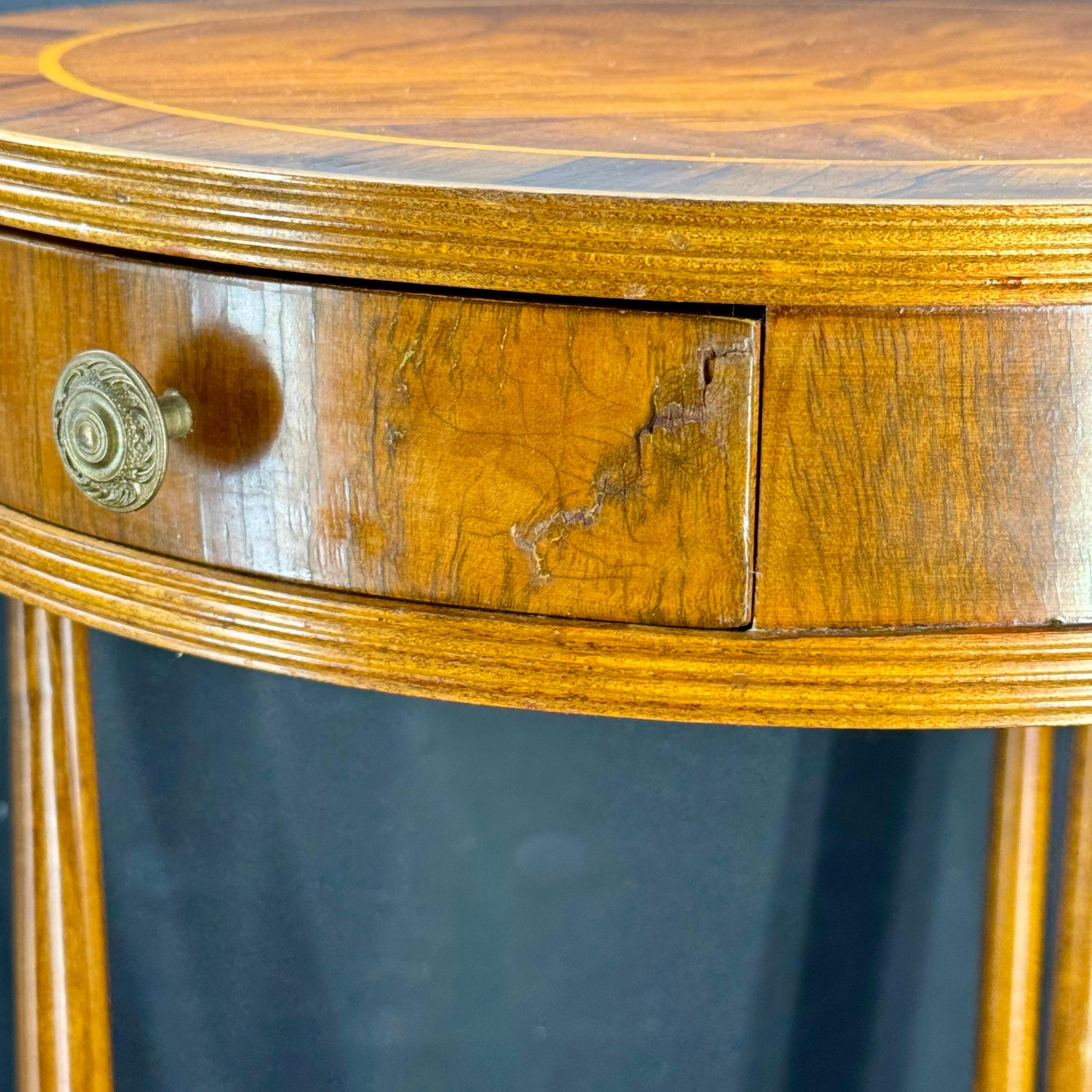 Pair of Mid-Century Italian Side End Lamp Tables en vente 7