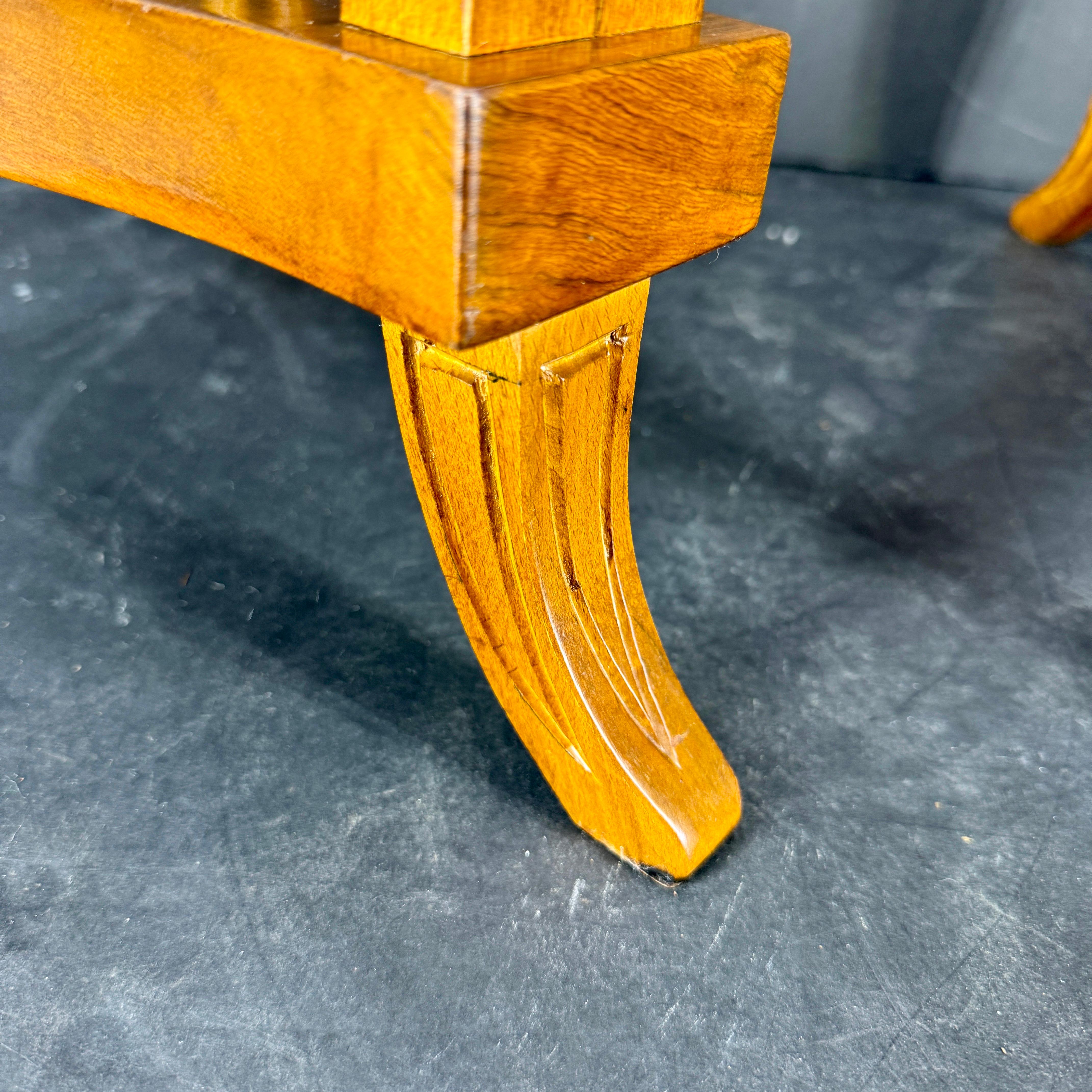 Pair of Mid-Century Italian Side End Lamp Tables en vente 11