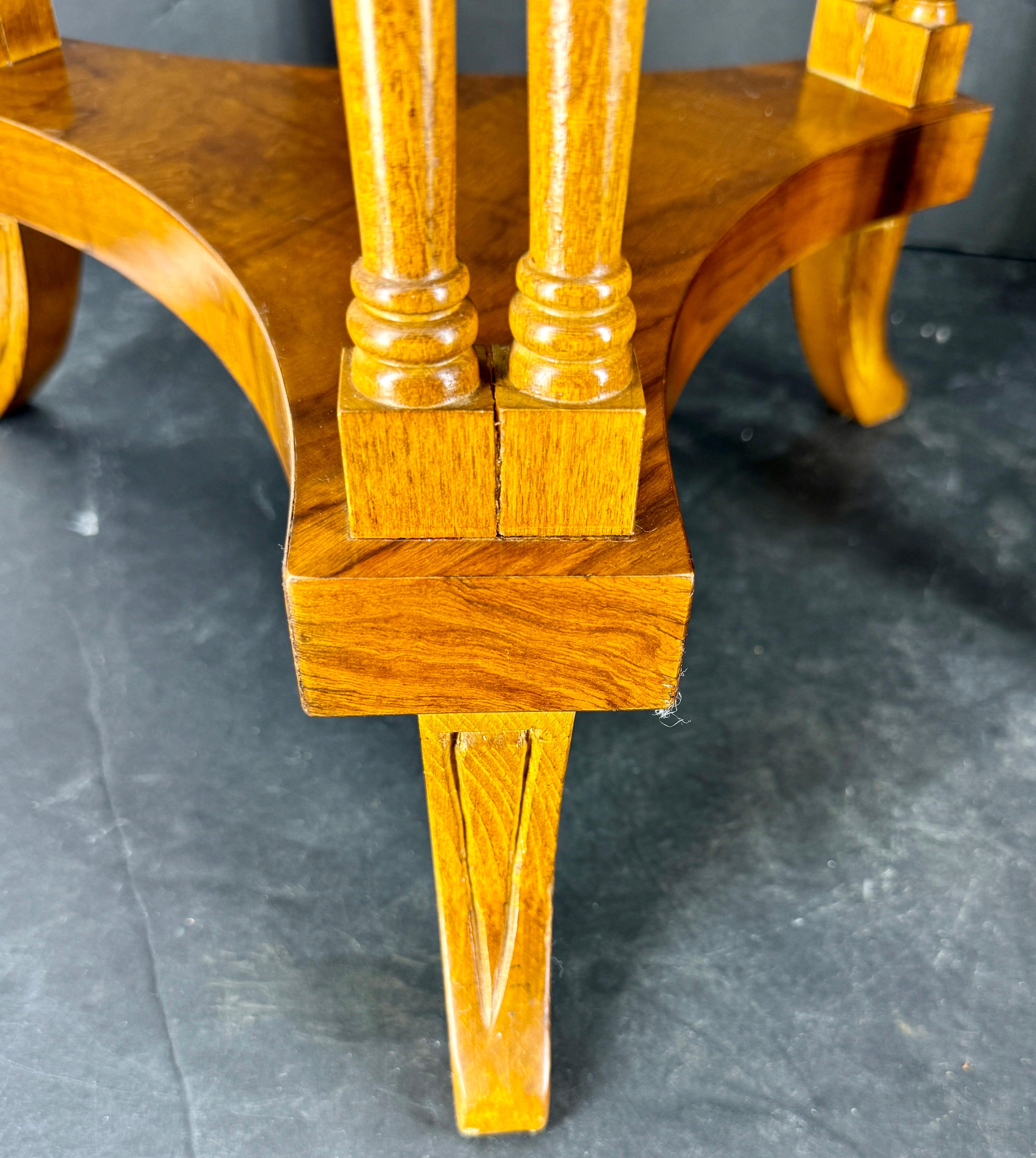 Pair of Mid-Century Italian Side End Lamp Tables en vente 12