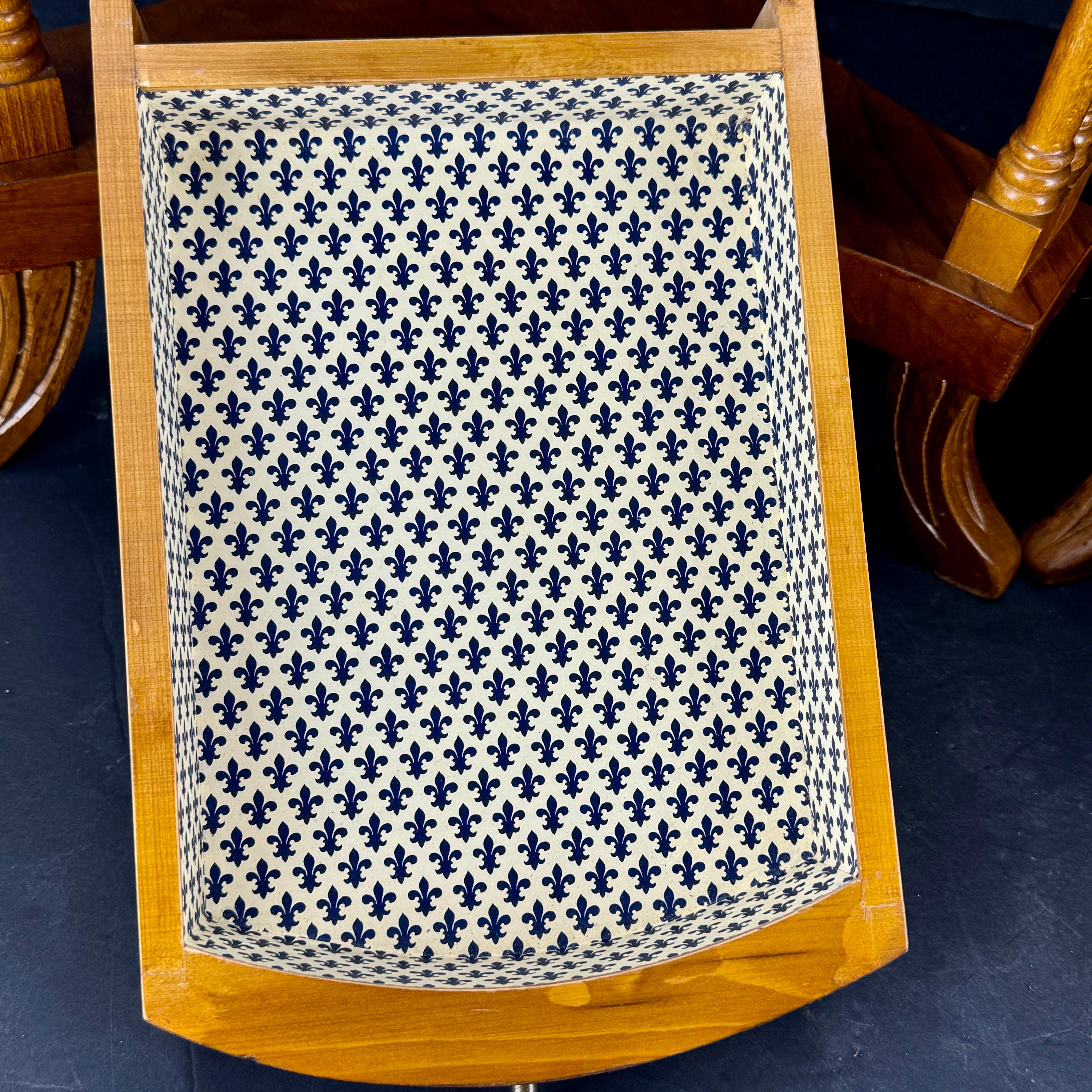 Pair of Mid-Century Italian Side End Lamp Tables en vente 1