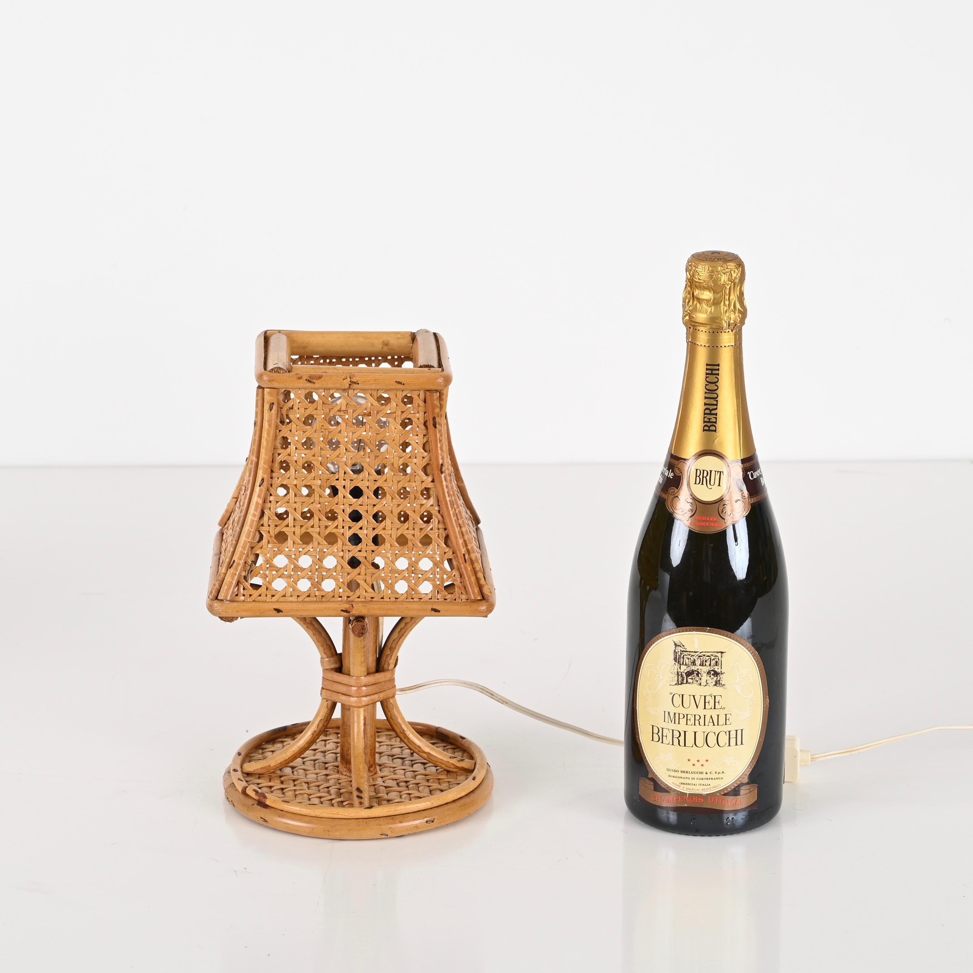 20th Century Pair of Mid-Century Italian Table Lamps in Rattan and Vienna Straw, 1960s For Sale