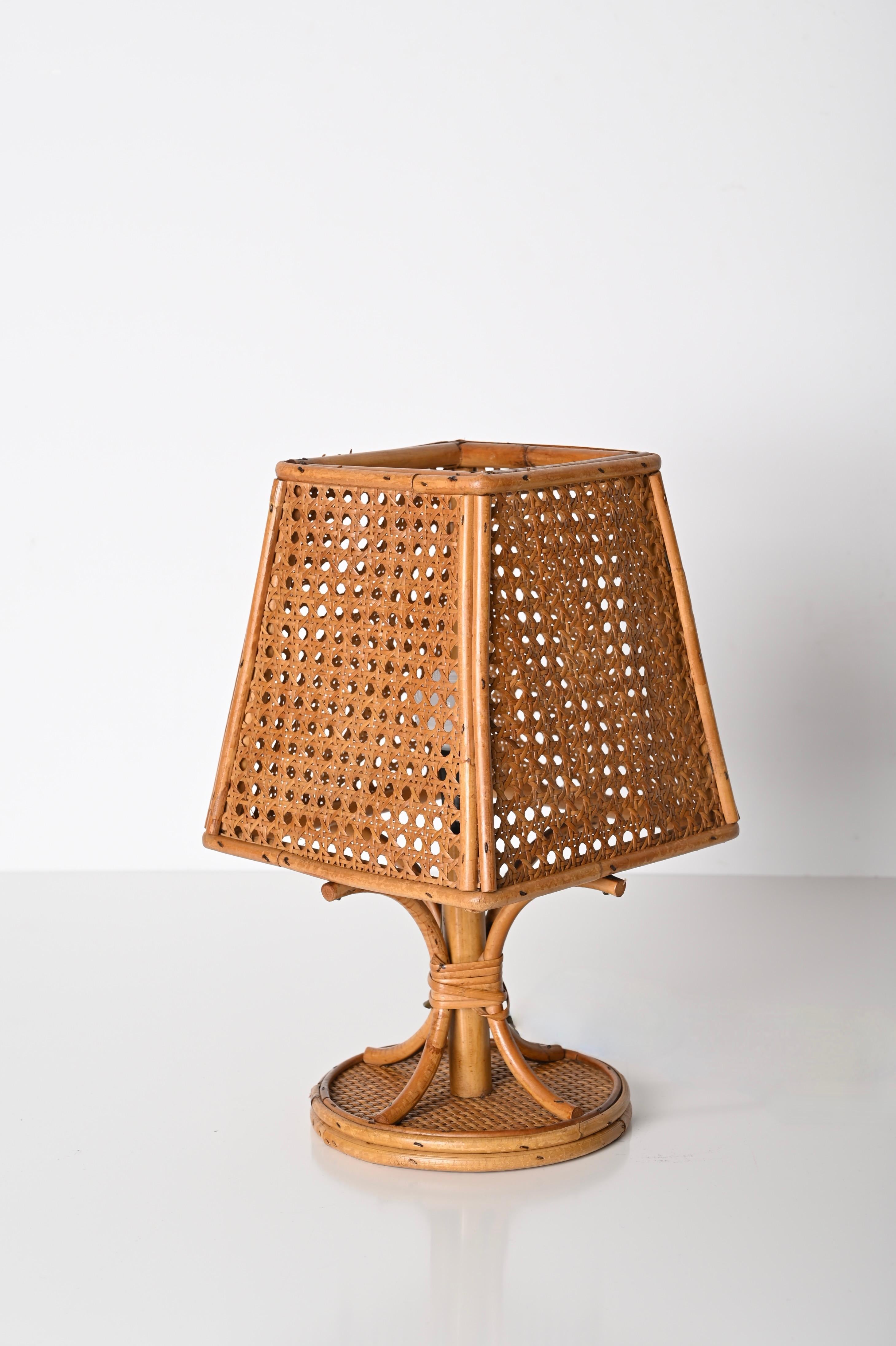 Pair of Midcentury Italian Table Lamps in Wicker and Rattan, 1960s In Good Condition In Roma, IT
