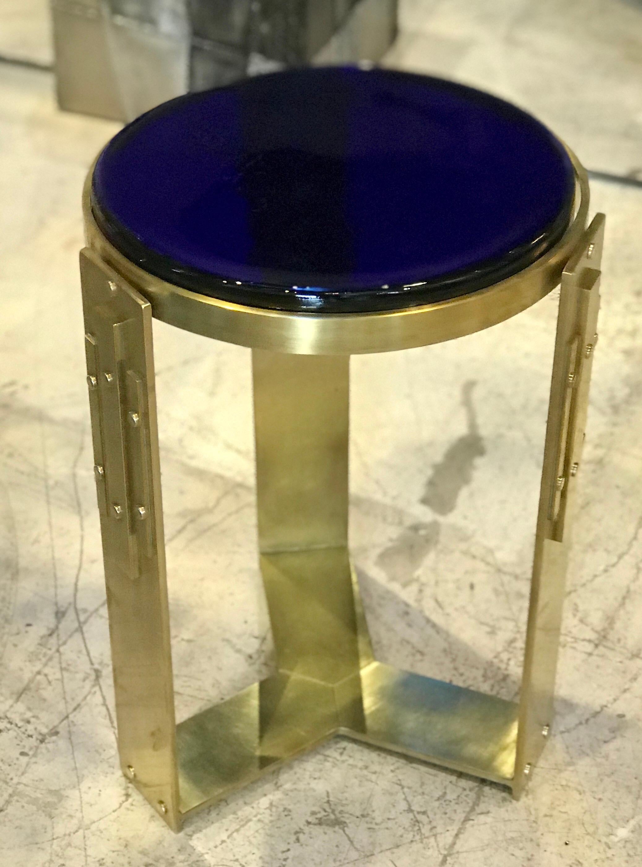Pair of Midcentury Italian Thick Cobalt Blue Blown Glass and Brass Side Tables In Good Condition For Sale In Miami, FL