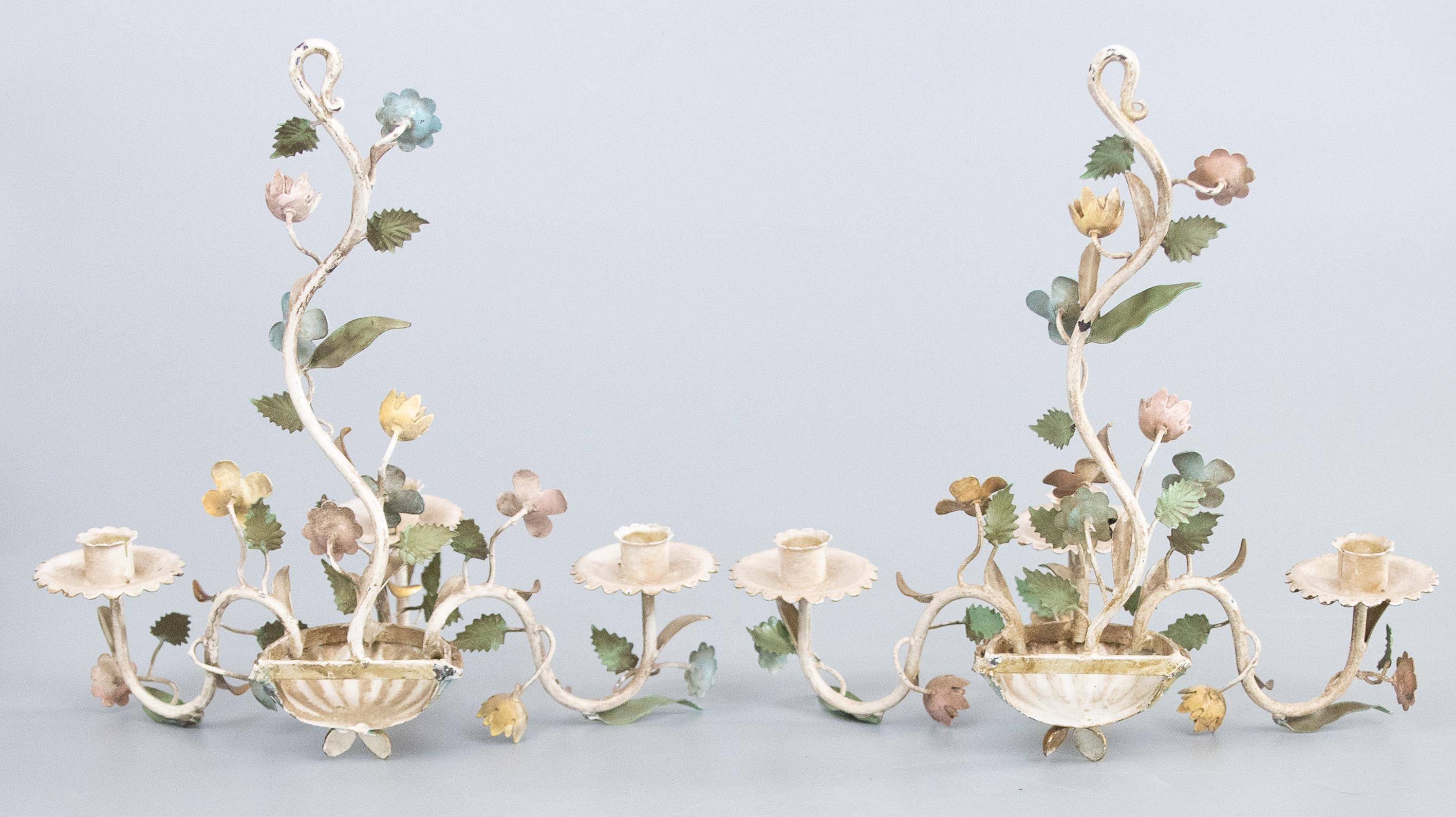 Pareja de candelabros florales de tojo italiano de mediados de siglo en venta 2