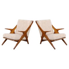 Paire de fauteuils italiens du milieu du siècle en noyer avec tissu Teddy, années 1950