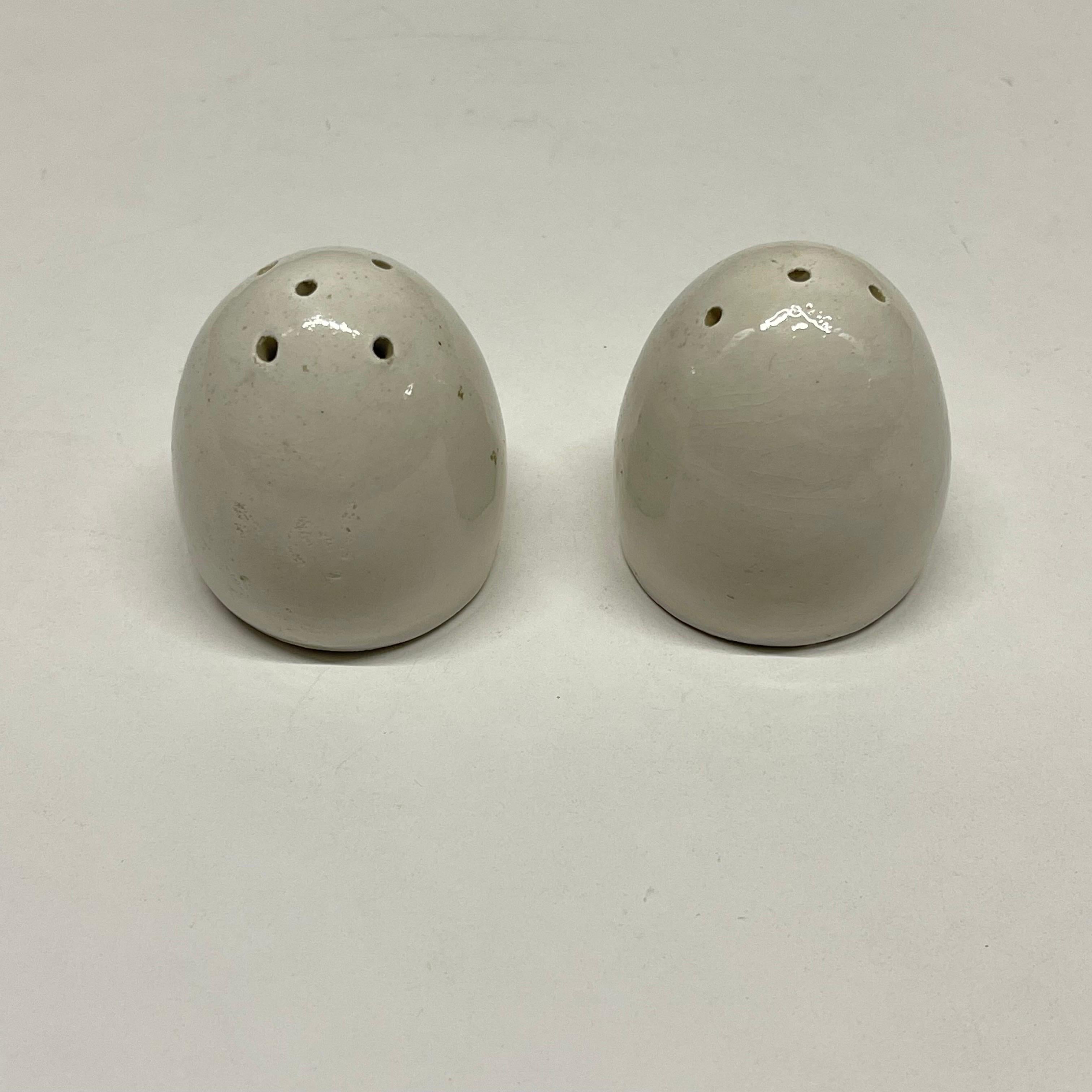 egg salt and pepper shakers