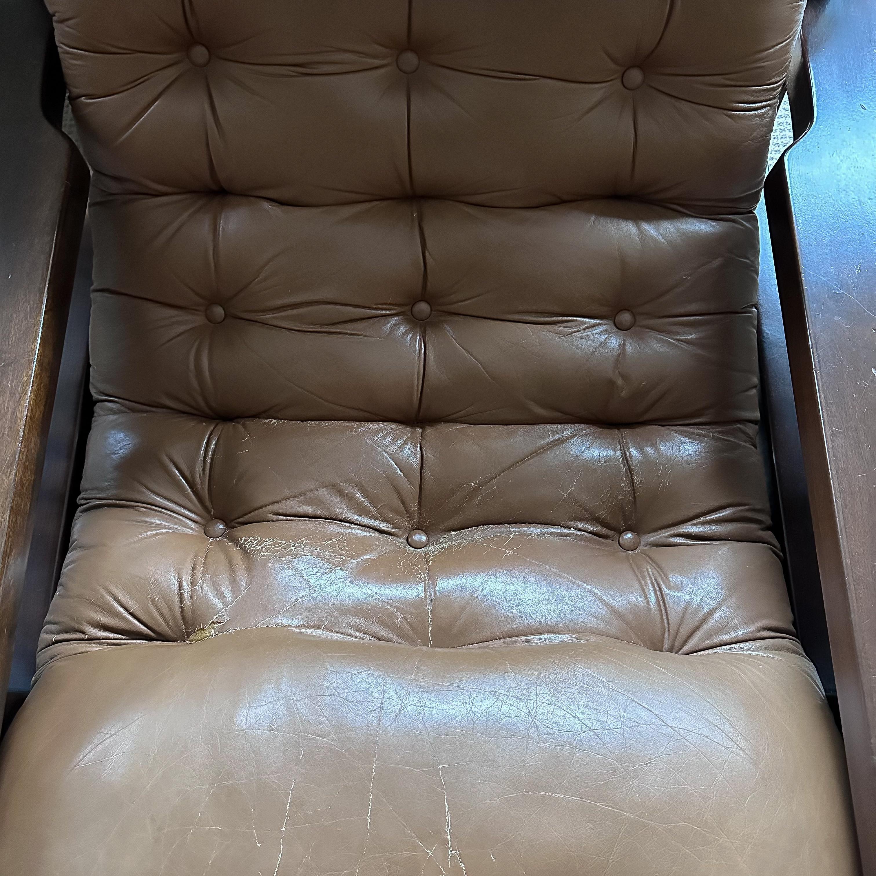 Paire de fauteuils de salon à grande échelle du milieu du siècle de Jean Gillon pour Probel en vente 6