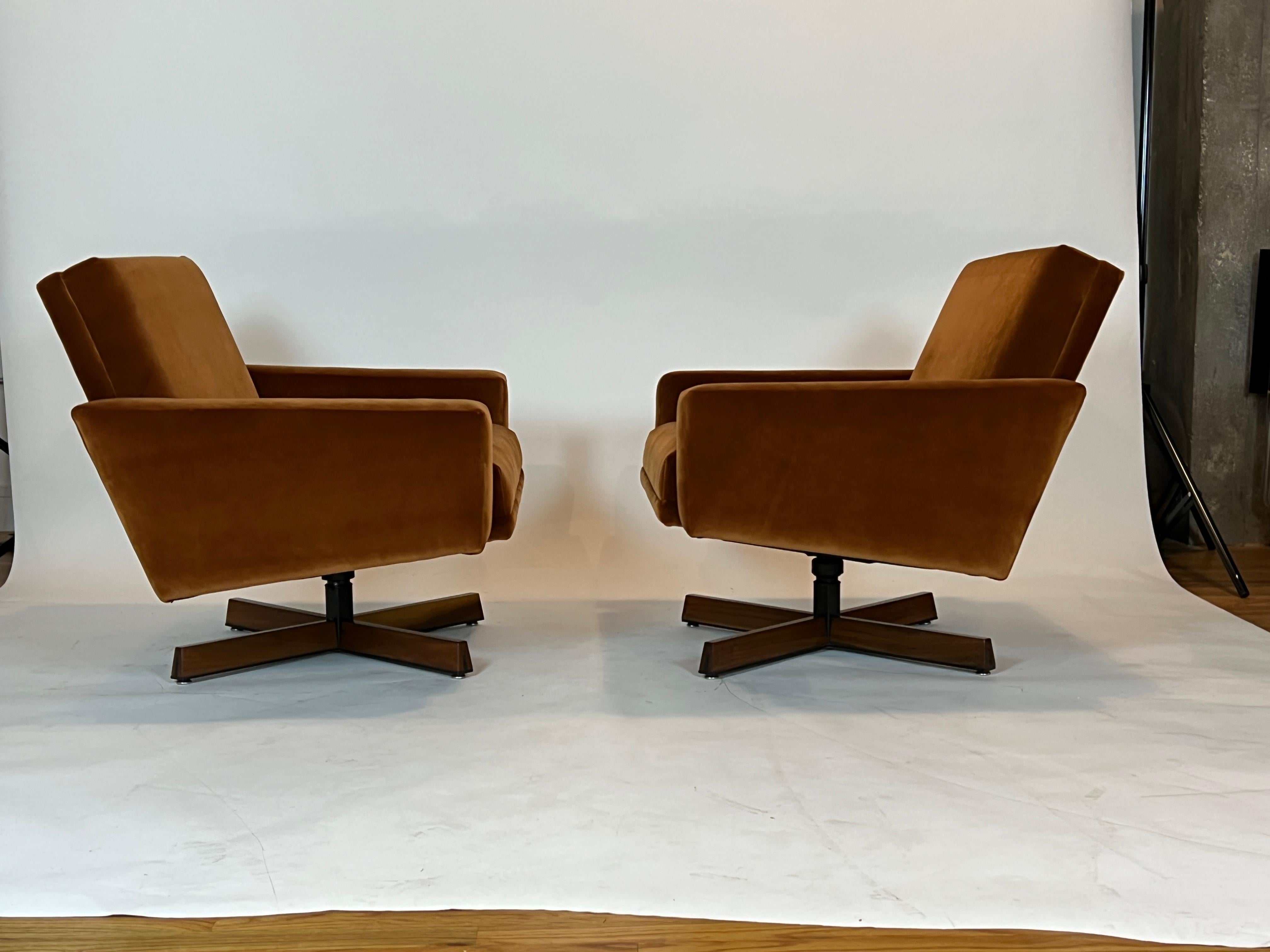 Mid-Century Modern Pair of Mid-Century John Stuart Velvet Arm Chairs