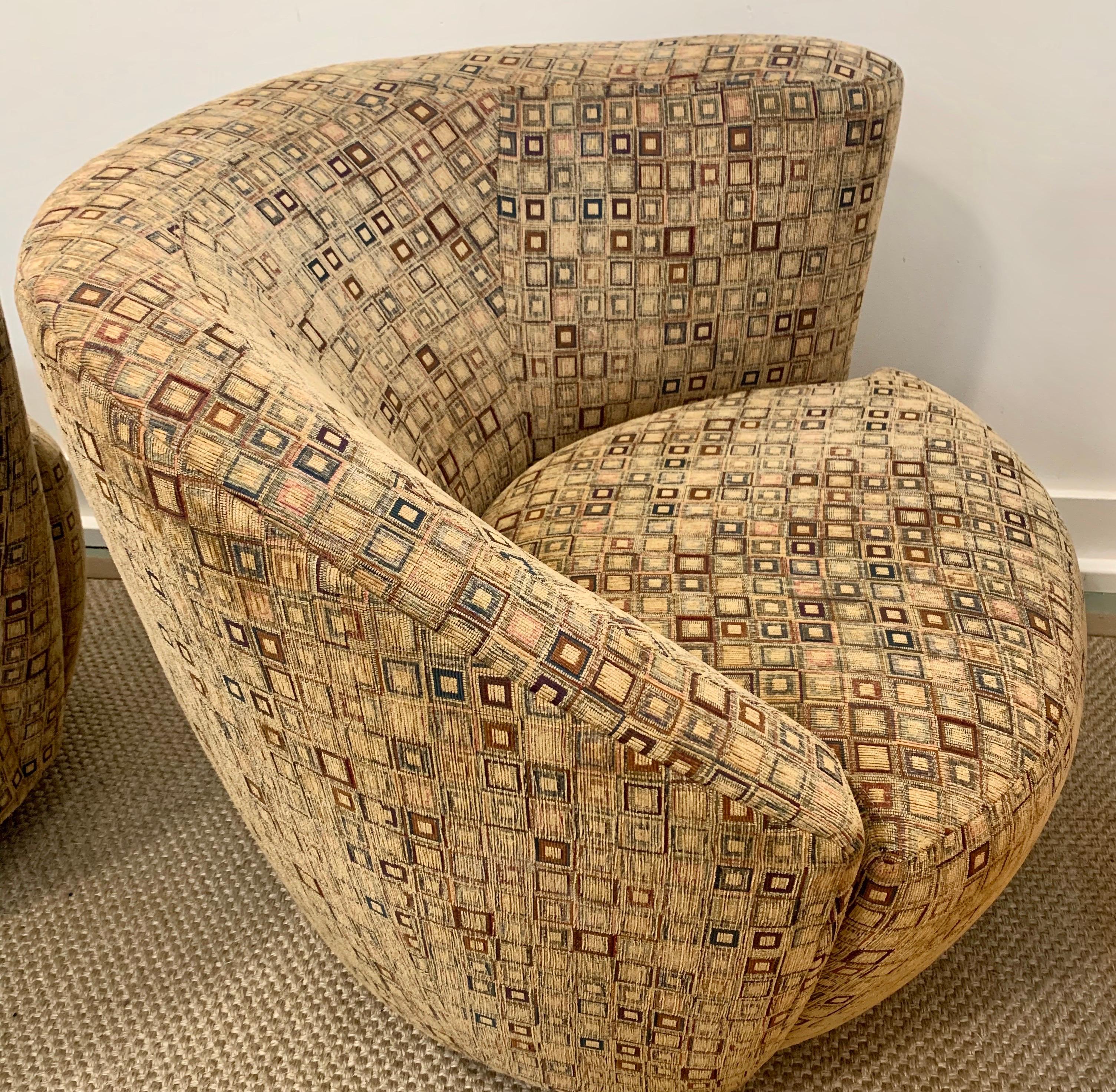 Pair of Mid Century Kagan Curved Nautilus Swivel Chairs In Good Condition In West Hartford, CT