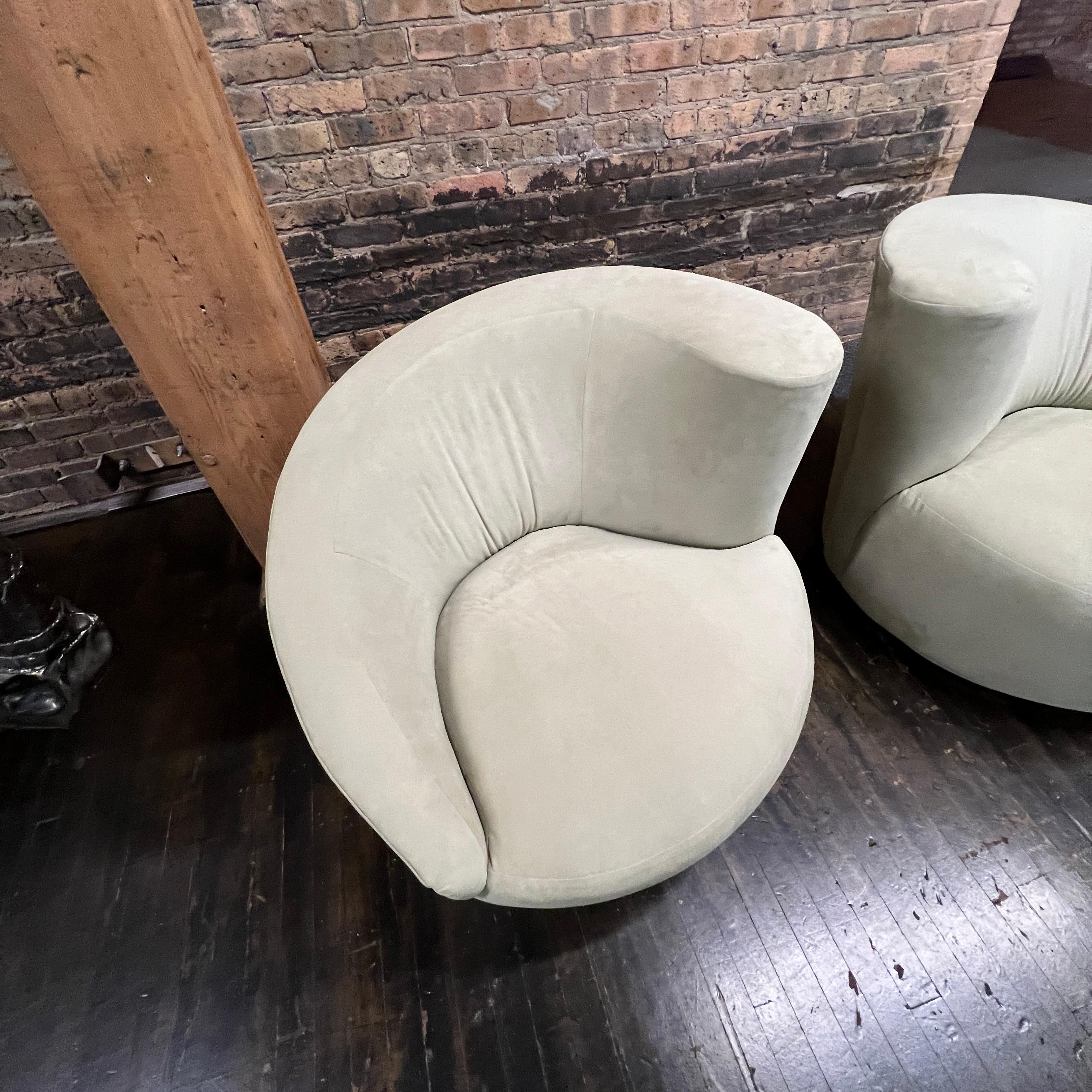 Pair of Mid-Century Swivel Chairs in Light Green Ultrasuede For Sale 1