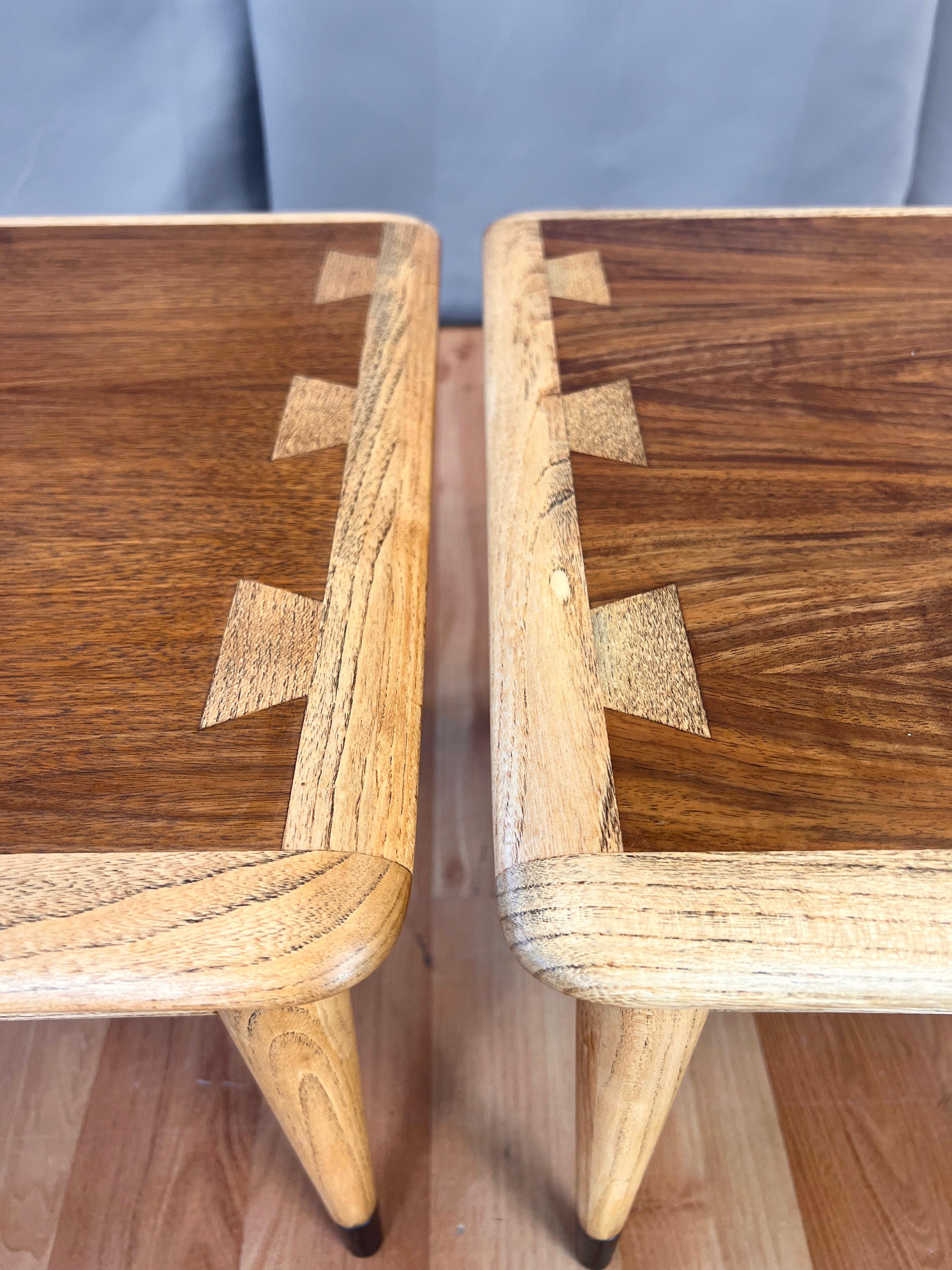 Pareja de mesas de aperitivo Lane Acclaim de mediados de siglo, por Andre Bus, 1960 Madera frutal en venta