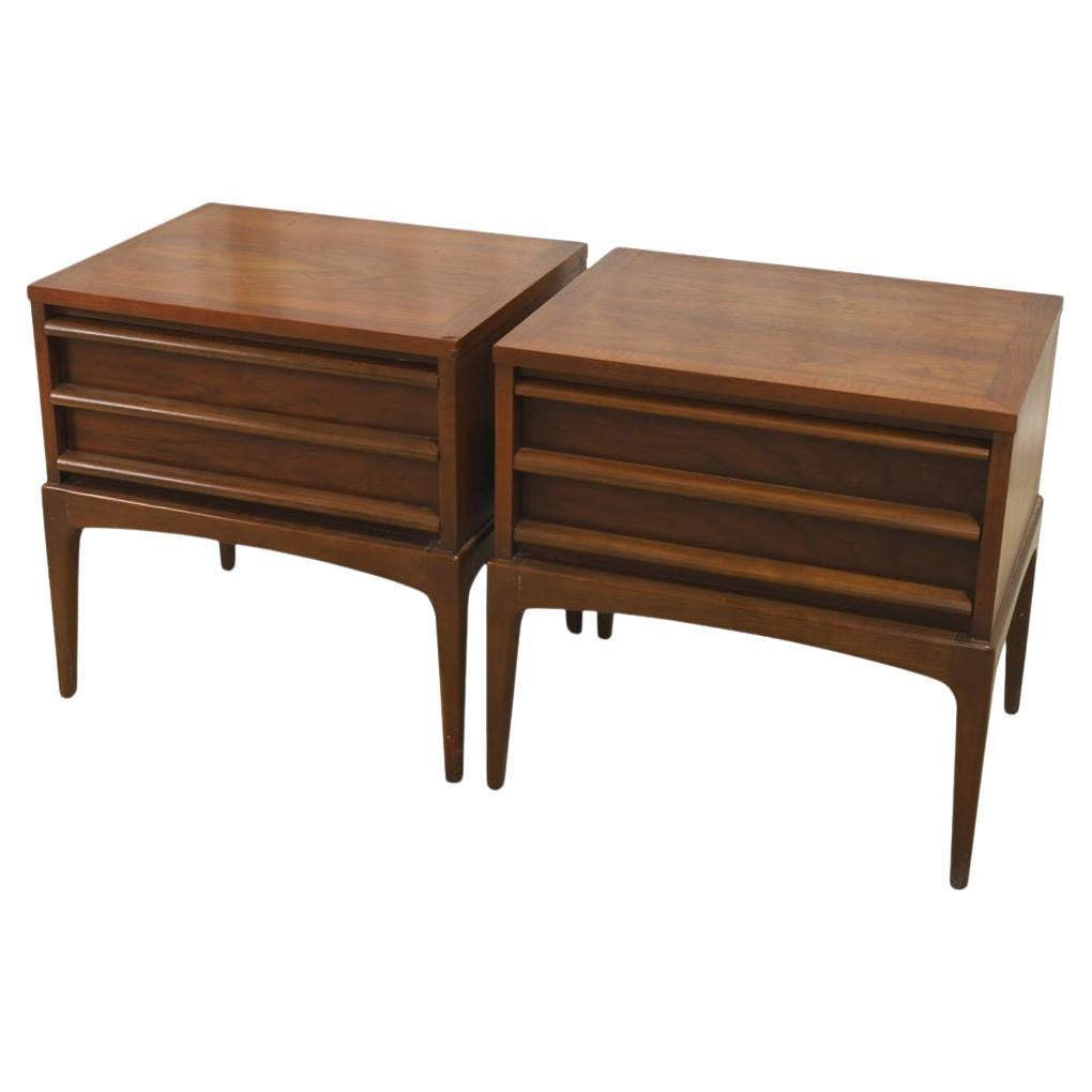 Pair of Mid century Lane rhythm single drawer walnut nightstands For Sale