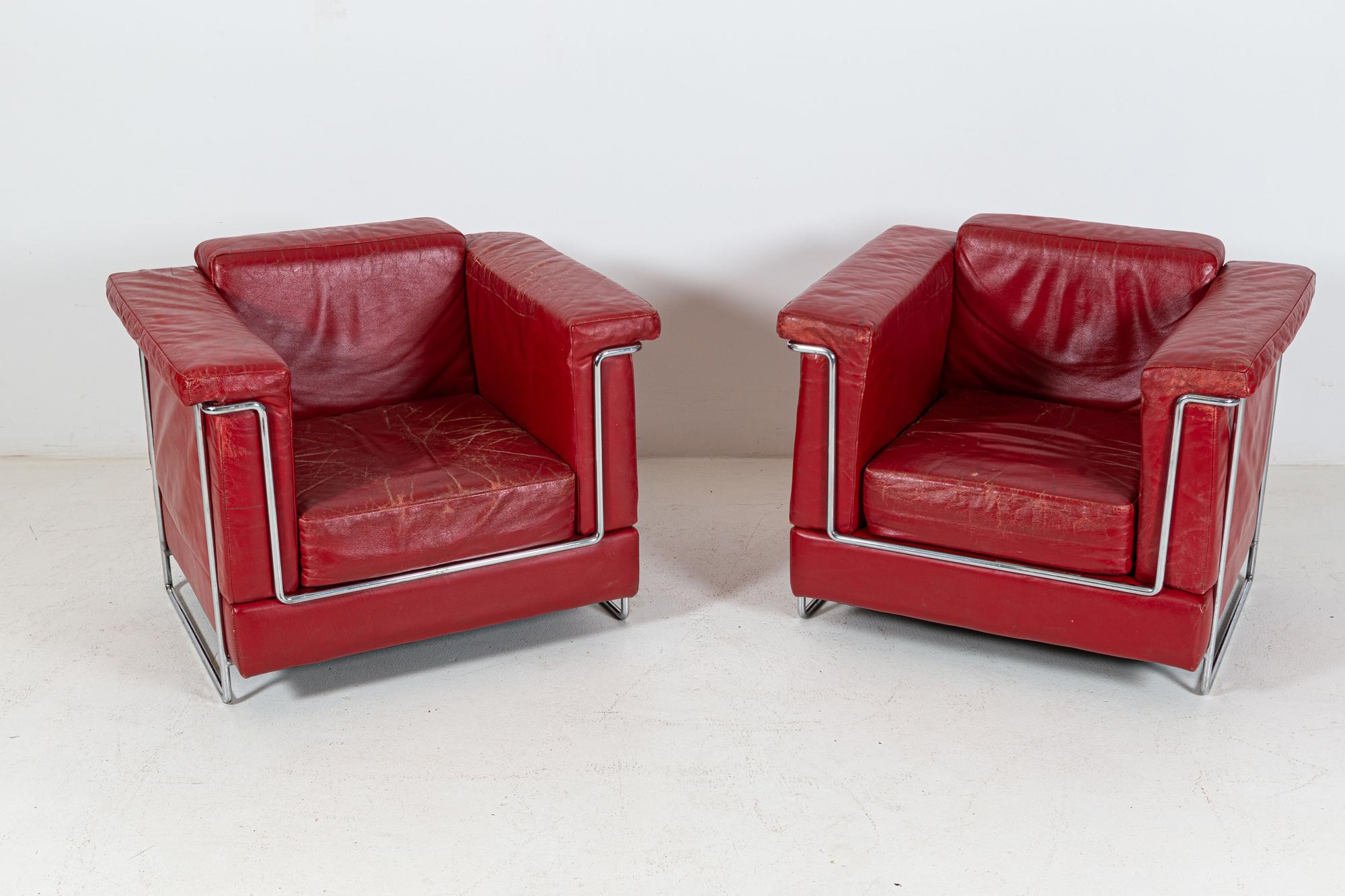 Pair of Mid Century Leather Armchairs In Good Condition For Sale In Staffordshire, GB