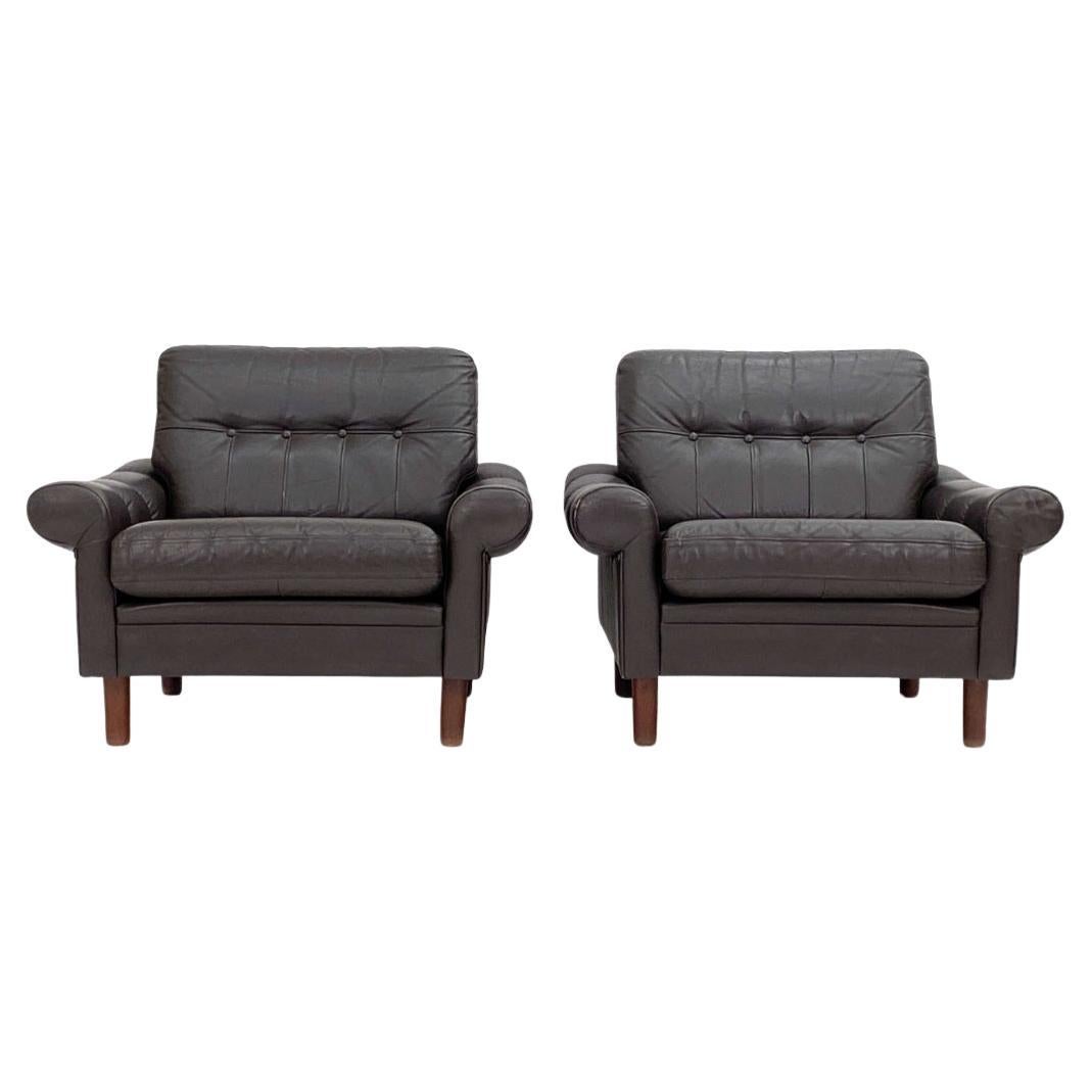 Pair of Mid-Century Leather Lounge Chairs Danish For Sale 1