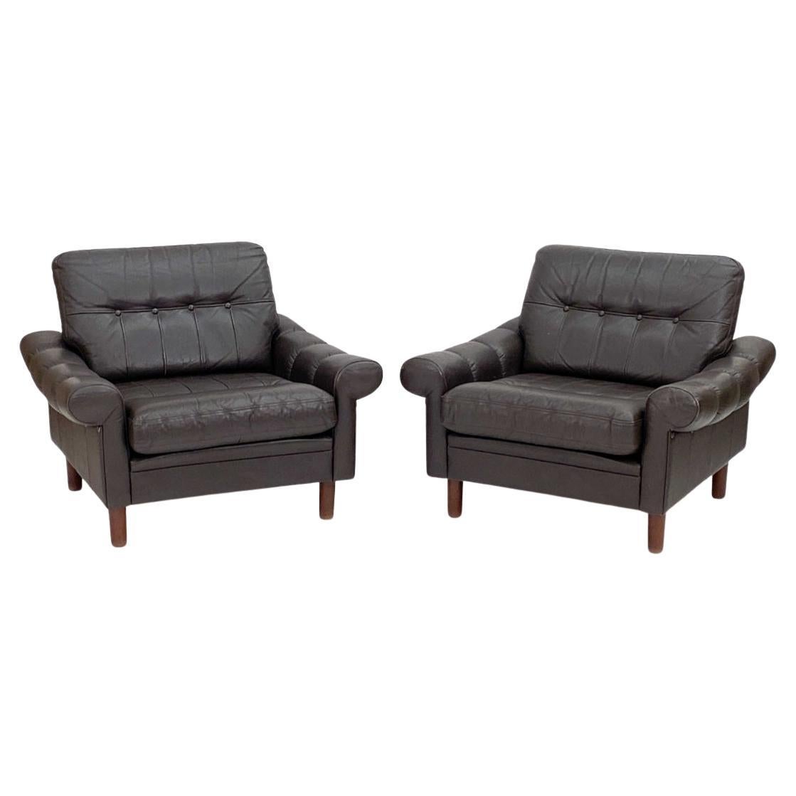 Pair of Mid-Century Leather Lounge Chairs Danish For Sale 2