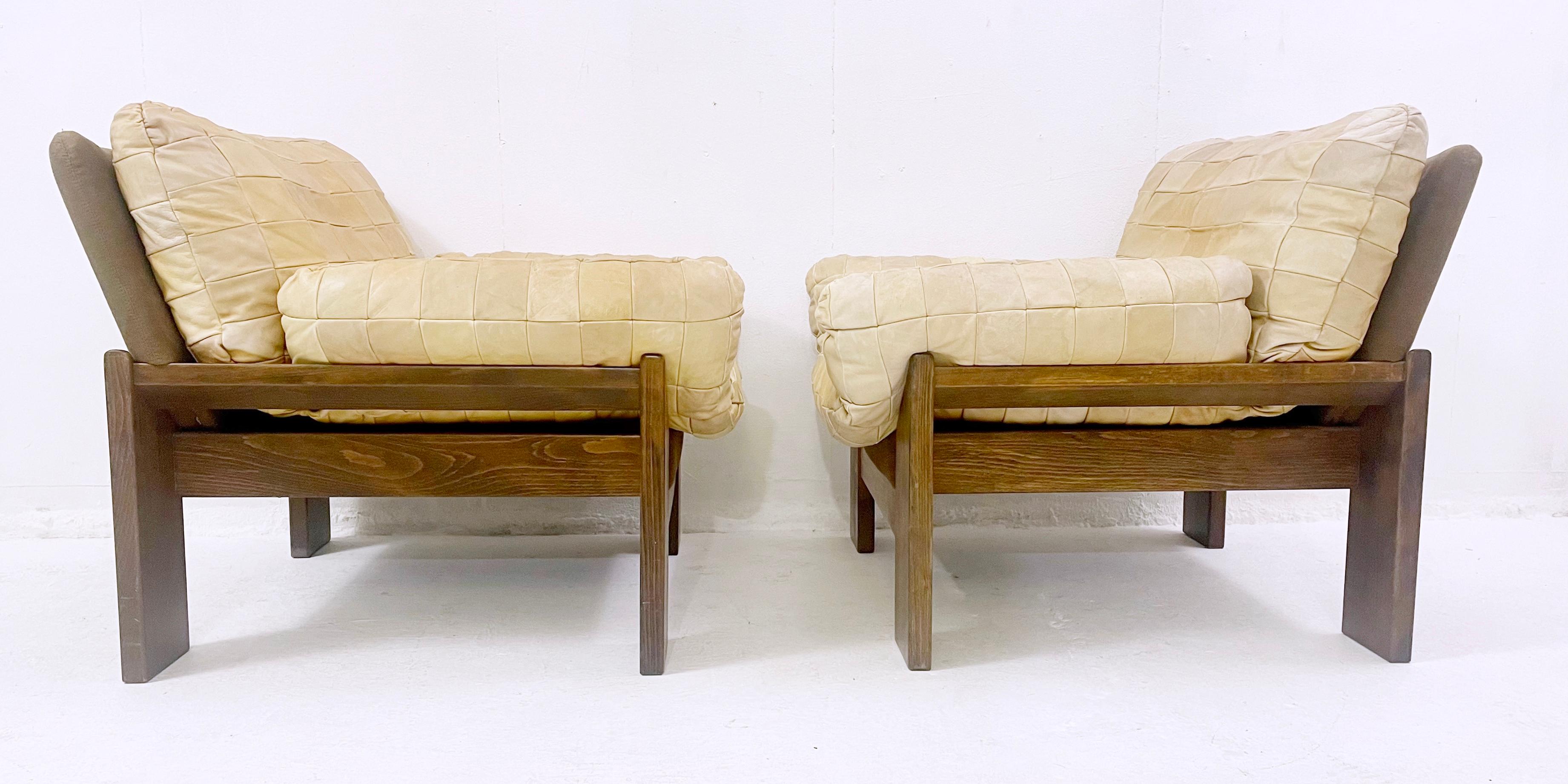Pair of Mid-Century Leather Patchwork Wooden Armchairs, 1970s In Good Condition In Brussels, BE