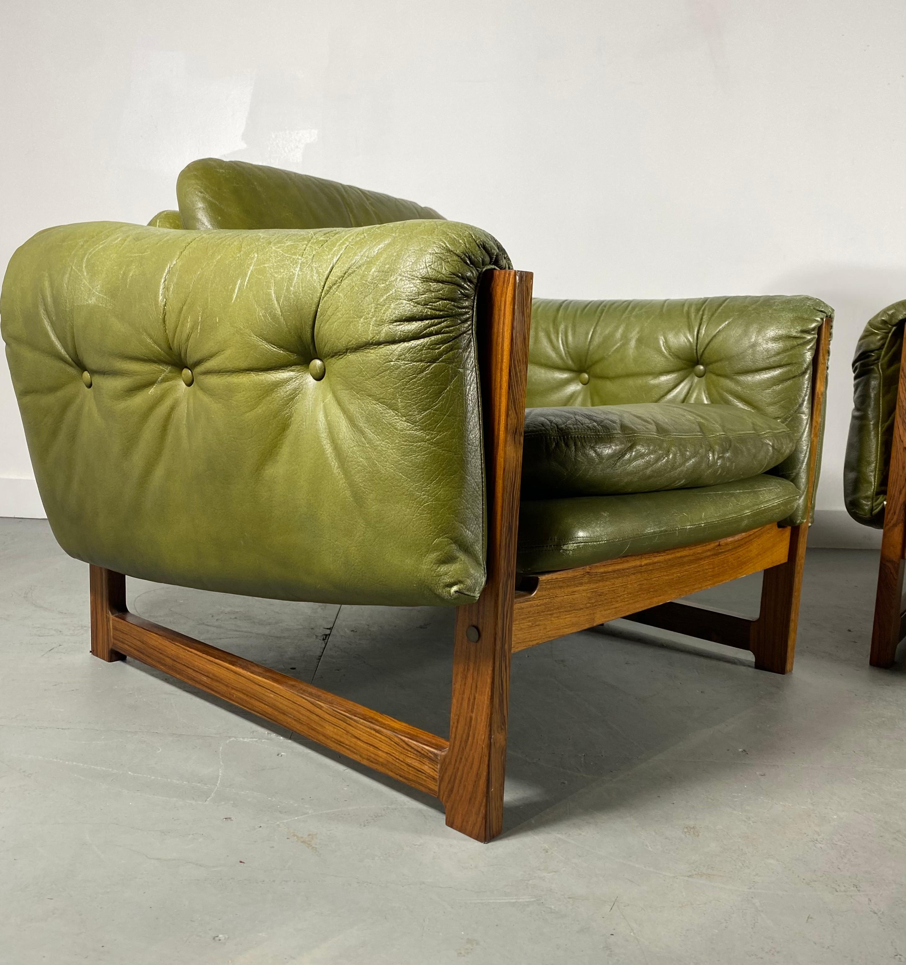 Pair of Midcentury Leather /Rosewood Lounge Chairs by Risto Halme Finland, 1960s In Good Condition In Buffalo, NY