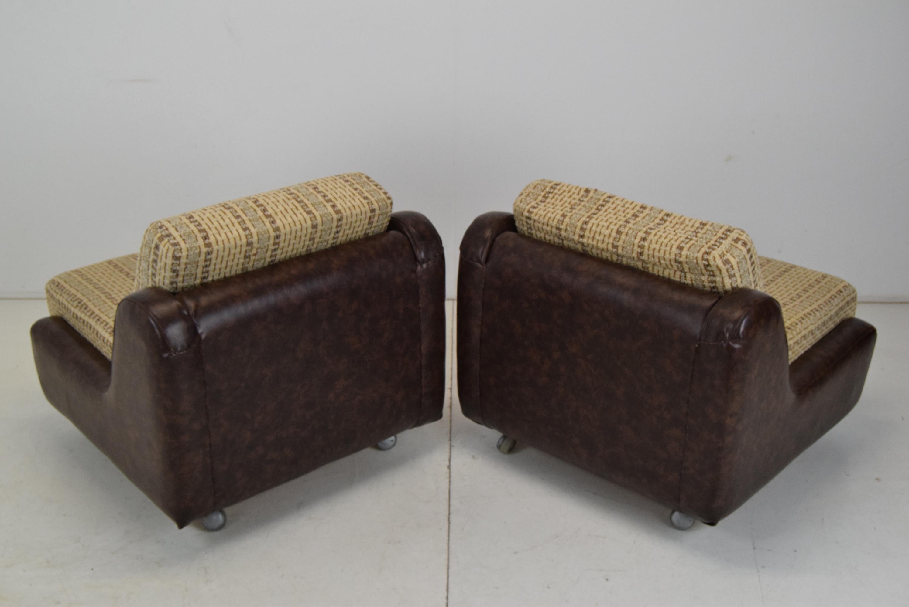 Pair of Mid-century Leatherette Armchairs on the wheels, 1970's.  For Sale 4