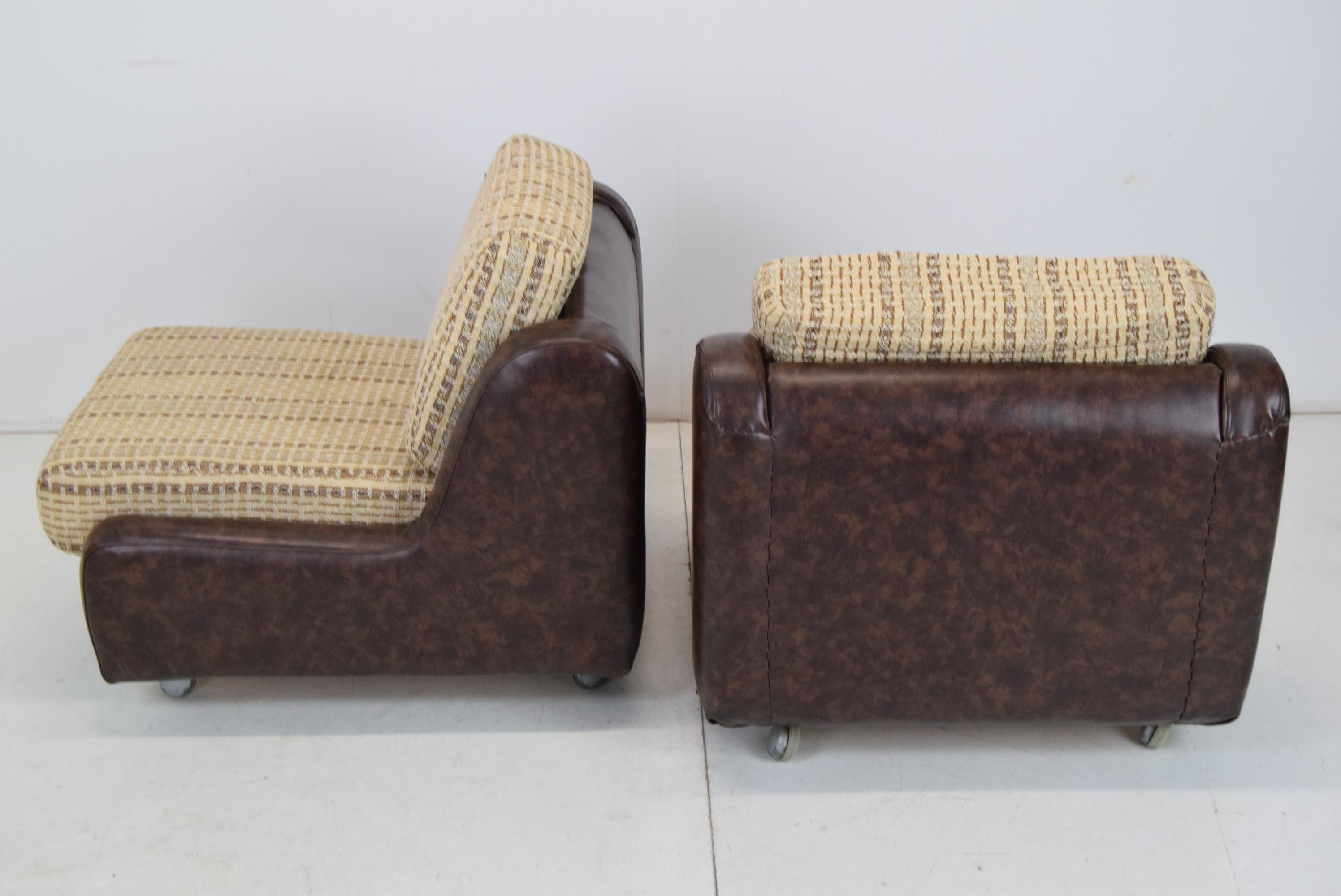 Pair of Mid-century Leatherette Armchairs on the wheels, 1970's.  For Sale 1