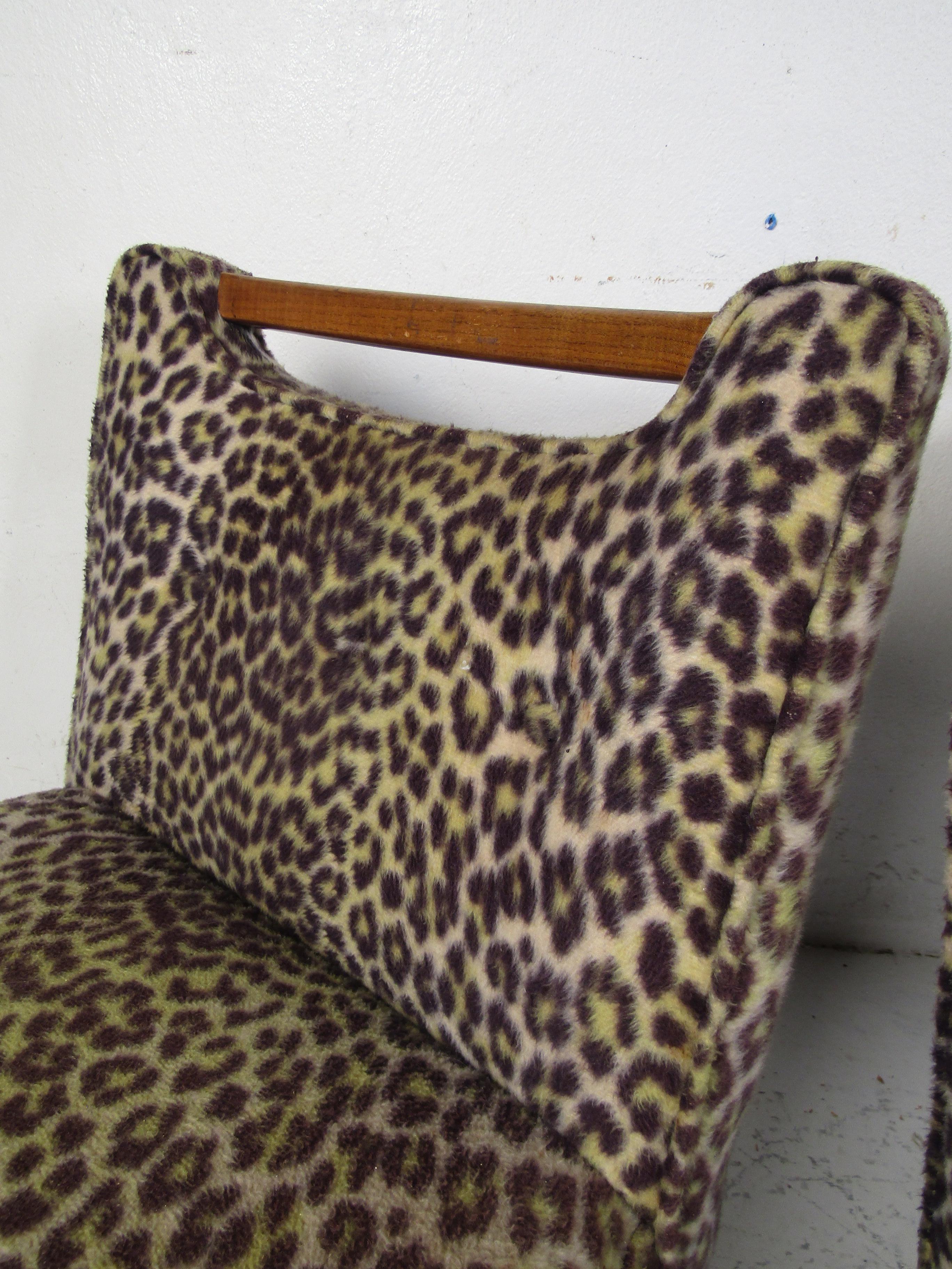 Mid-Century Modern Pair of Midcentury Leopard Print Lounge Chairs with Ottoman For Sale
