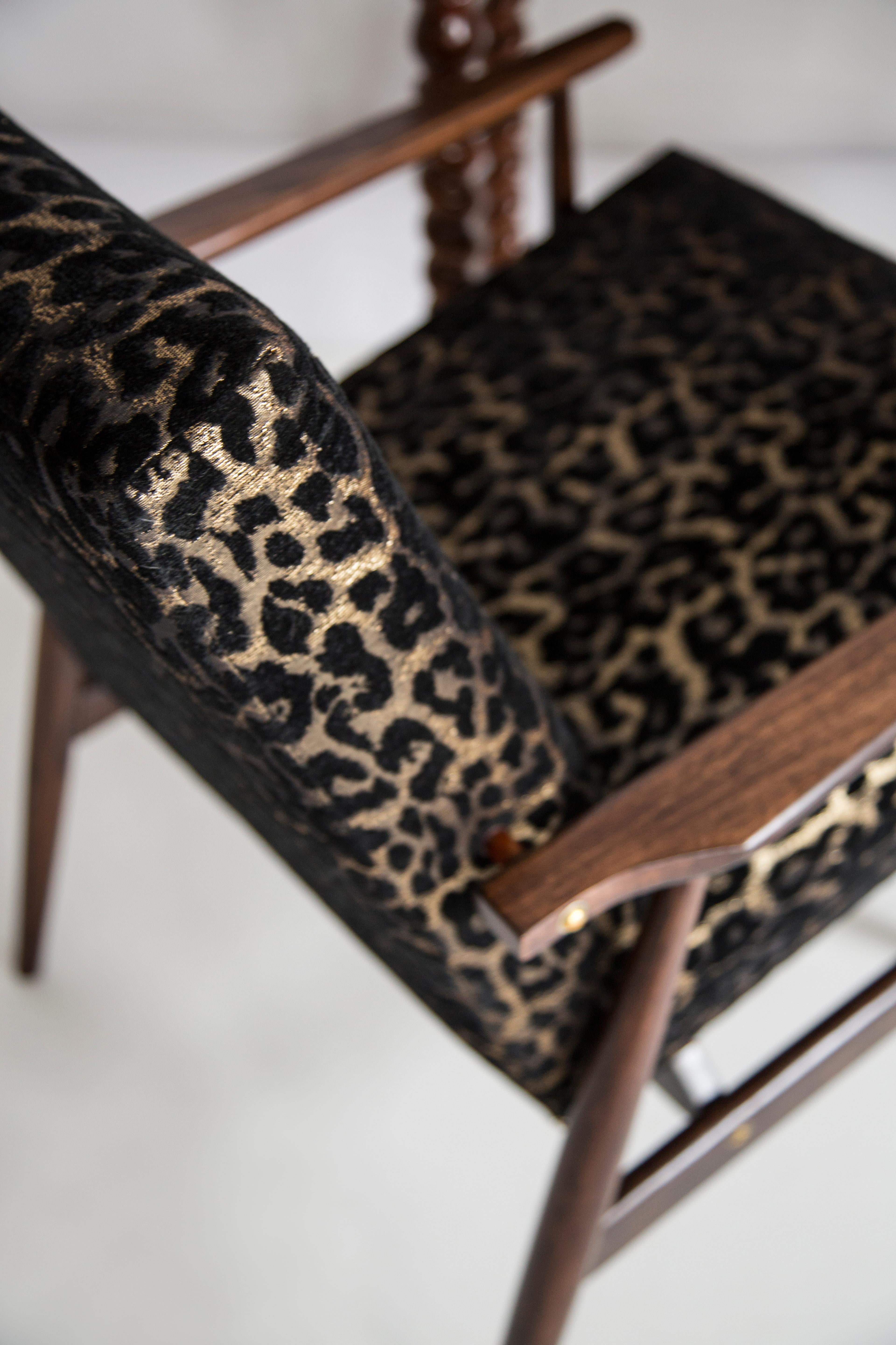 Polonais Paire de fauteuils Dante en velours imprimé léopard du milieu du siècle, H. Lis, Europe, années 1960 en vente