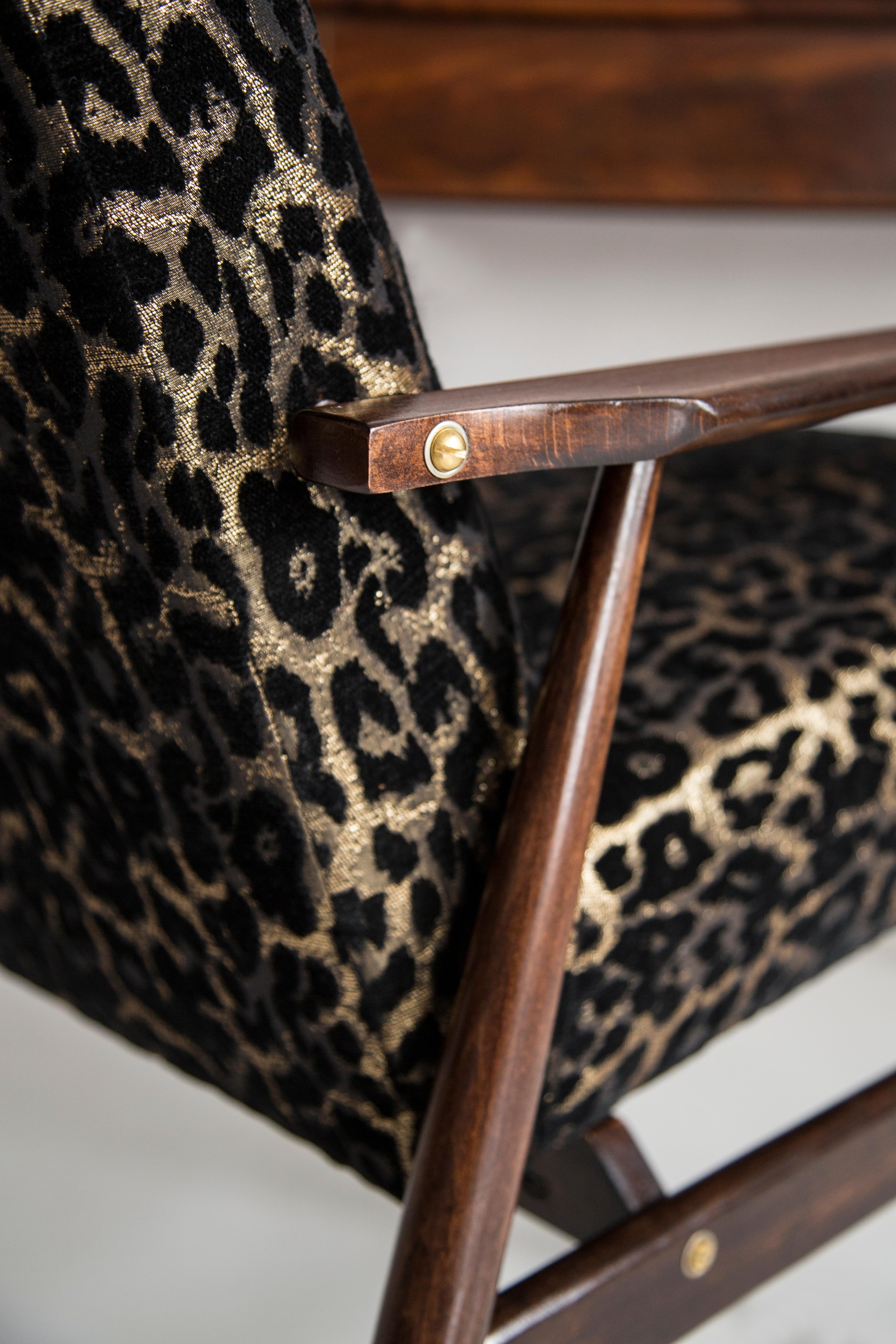 Hand-Crafted Pair of Mid Century Leopard Print Velvet Dante Armchairs, H. Lis, Europe, 1960s For Sale