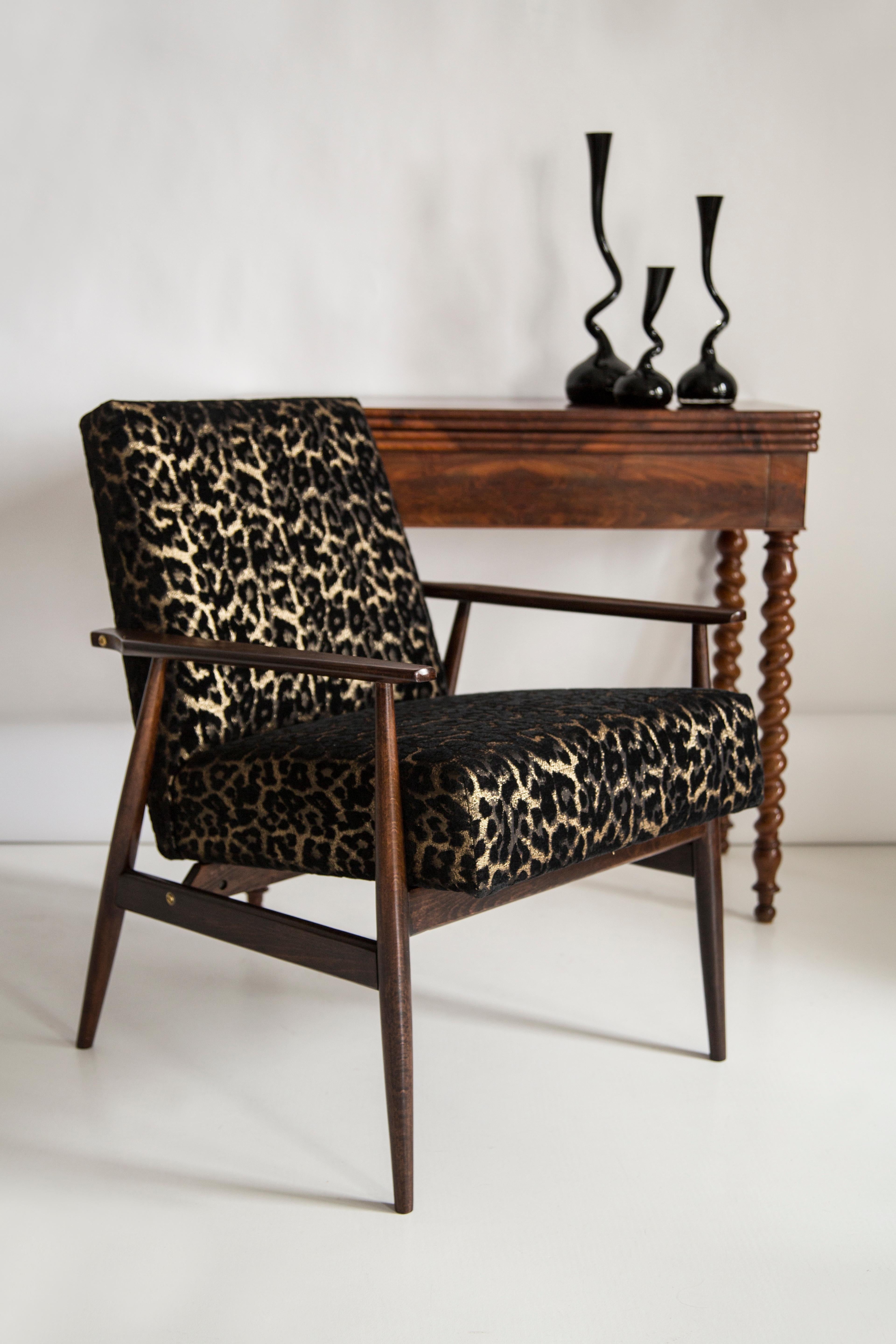Paire de fauteuils Dante en velours imprimé léopard du milieu du siècle, H. Lis, Europe, années 1960 Excellent état - En vente à 05-080 Hornowek, PL