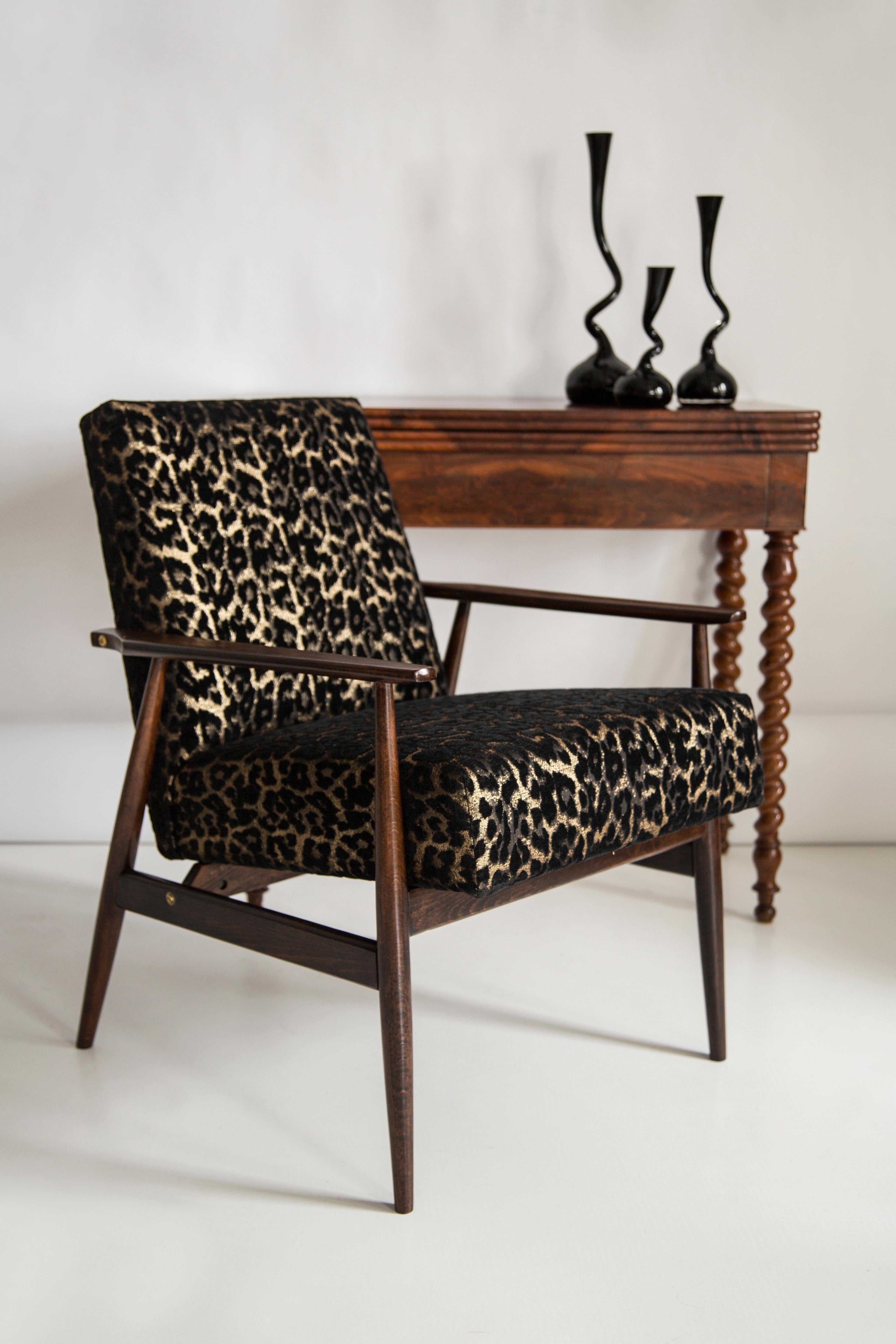 Pair of Mid Century Leopard Print Velvet Dante Armchairs, H. Lis, Europe, 1960s In Excellent Condition For Sale In 05-080 Hornowek, PL