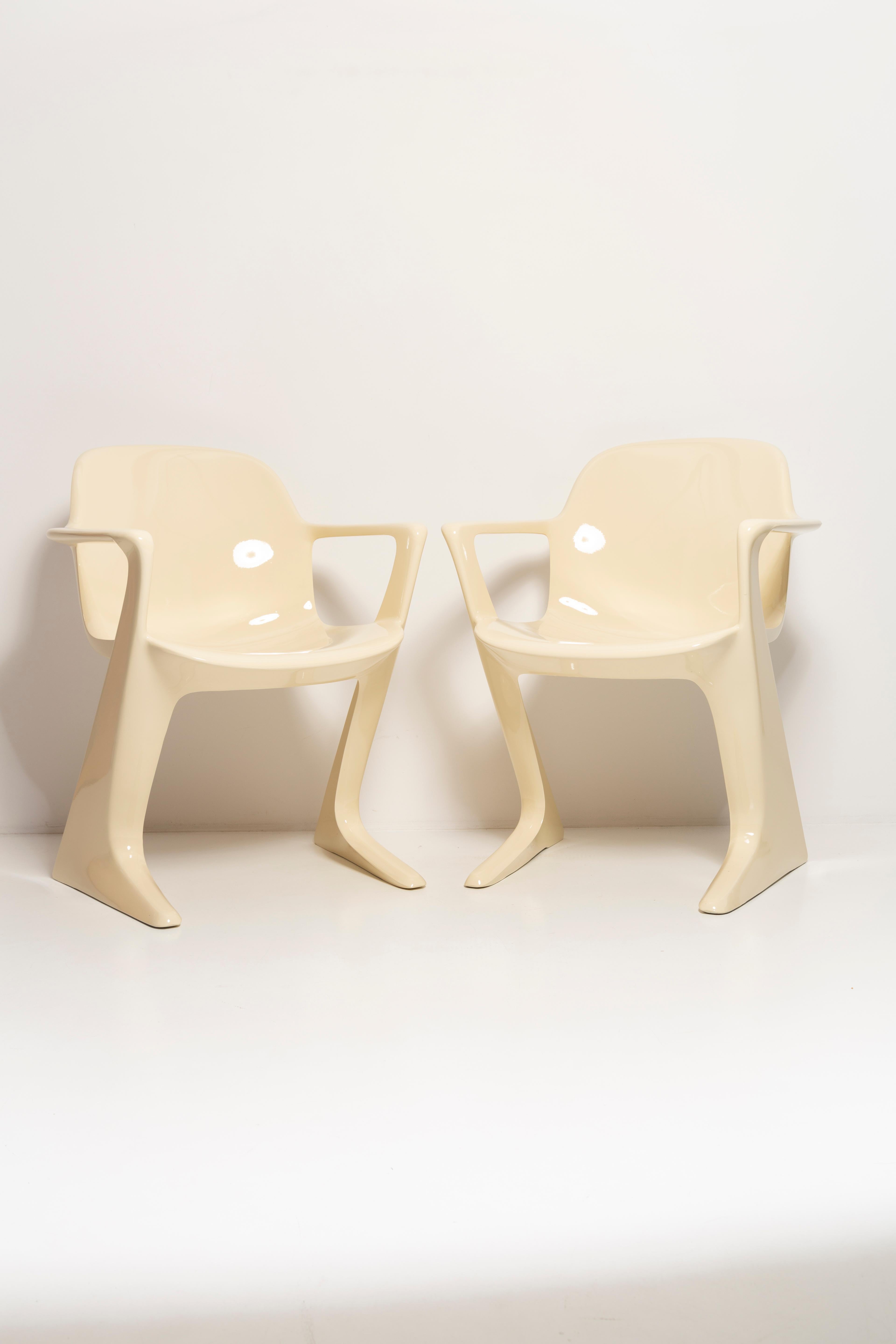 Mid-Century Modern Pair of Mid-Century Light Beige Kangaroo Chairs, Ernst Moeckl, Germany, 1968 For Sale