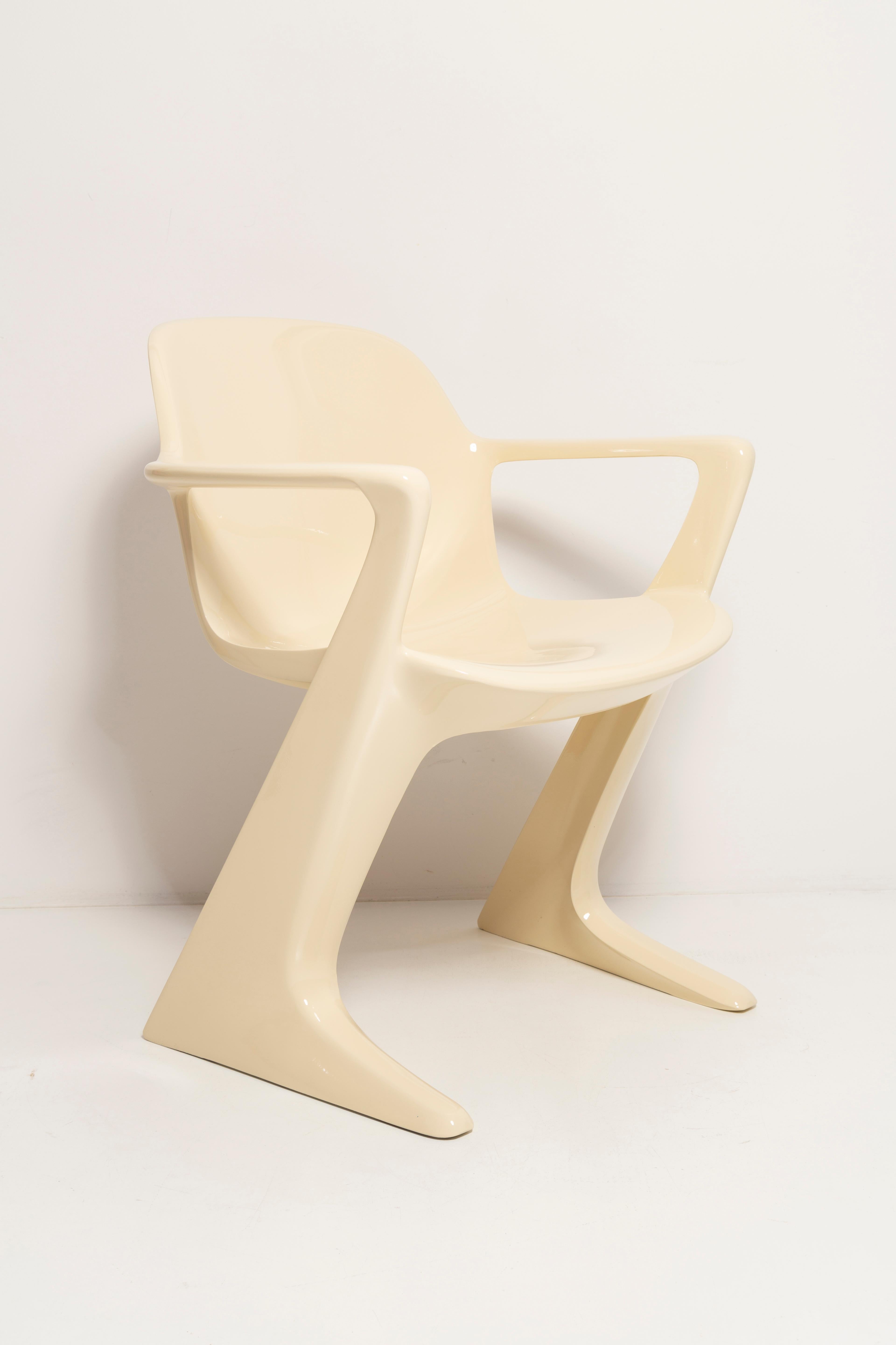 20th Century Pair of Mid-Century Light Beige Kangaroo Chairs, Ernst Moeckl, Germany, 1968 For Sale