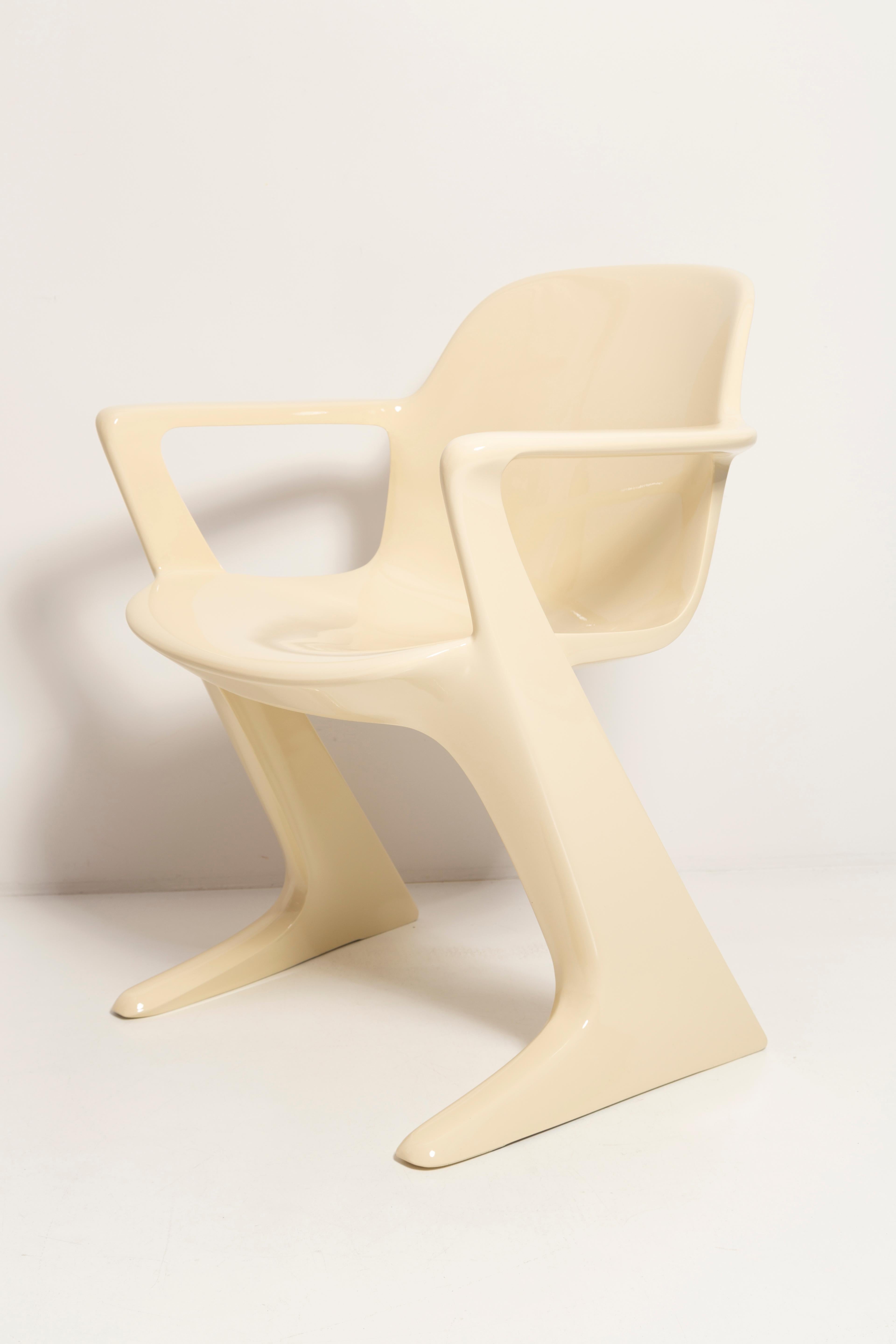 Pair of Mid-Century Light Beige Kangaroo Chairs, Ernst Moeckl, Germany, 1968 For Sale 1