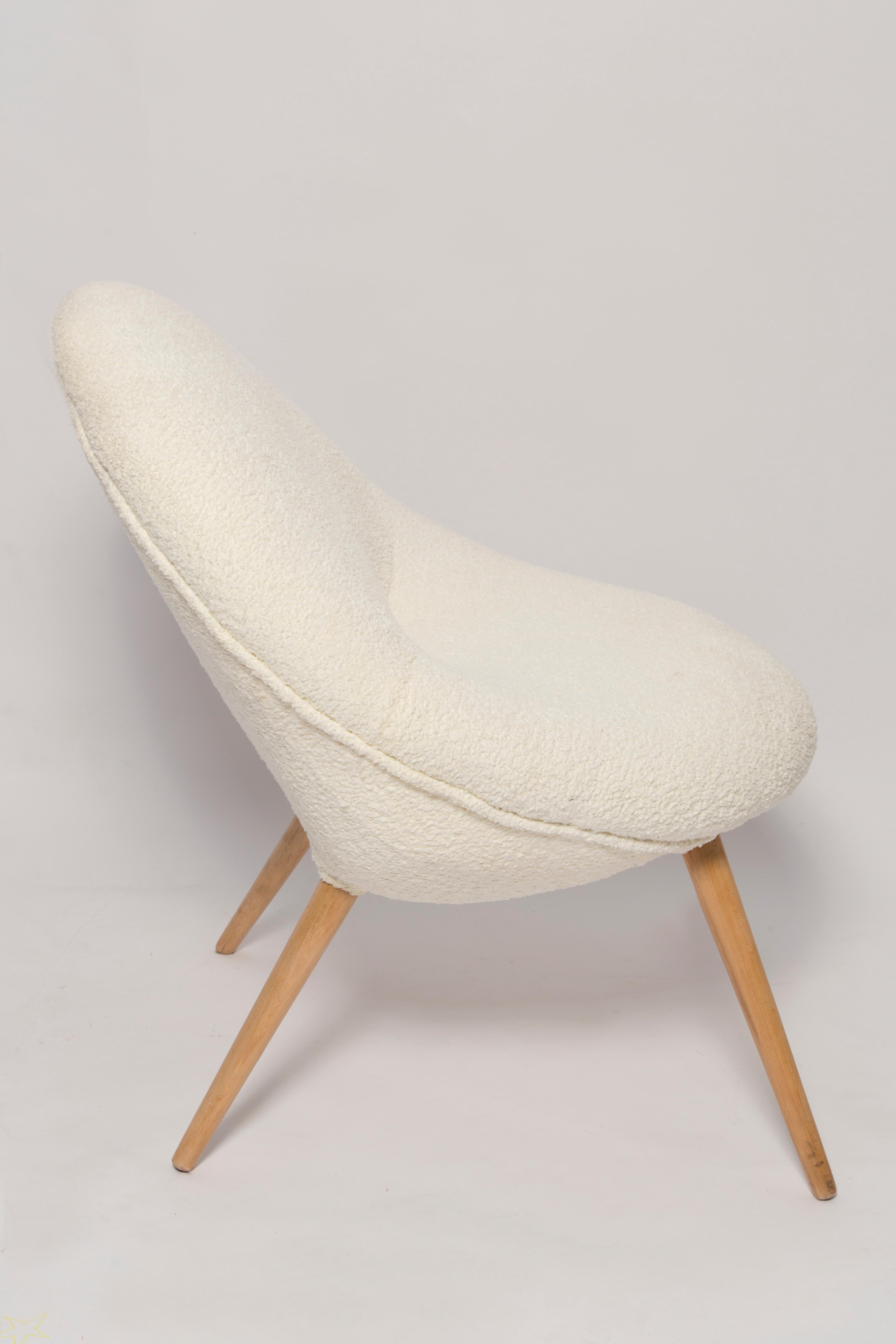 German Pair of Mid-Century Light Boucle Ivory Velvet Club Armchairs, Europe, 1960s For Sale