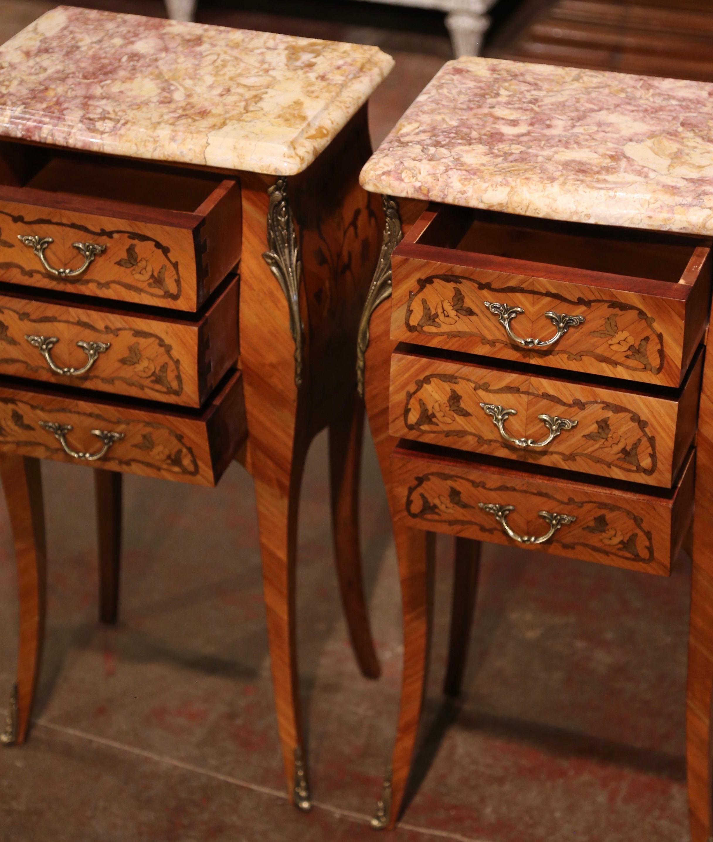 Pair of Mid-Century Louis XV Marble-Top Mahogany Marquetry Bedside Cabinets 1