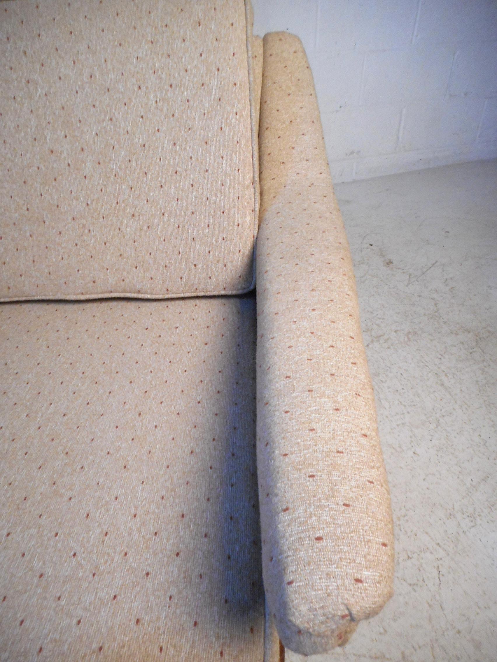 Pair of Midcentury Lounge Chairs 1