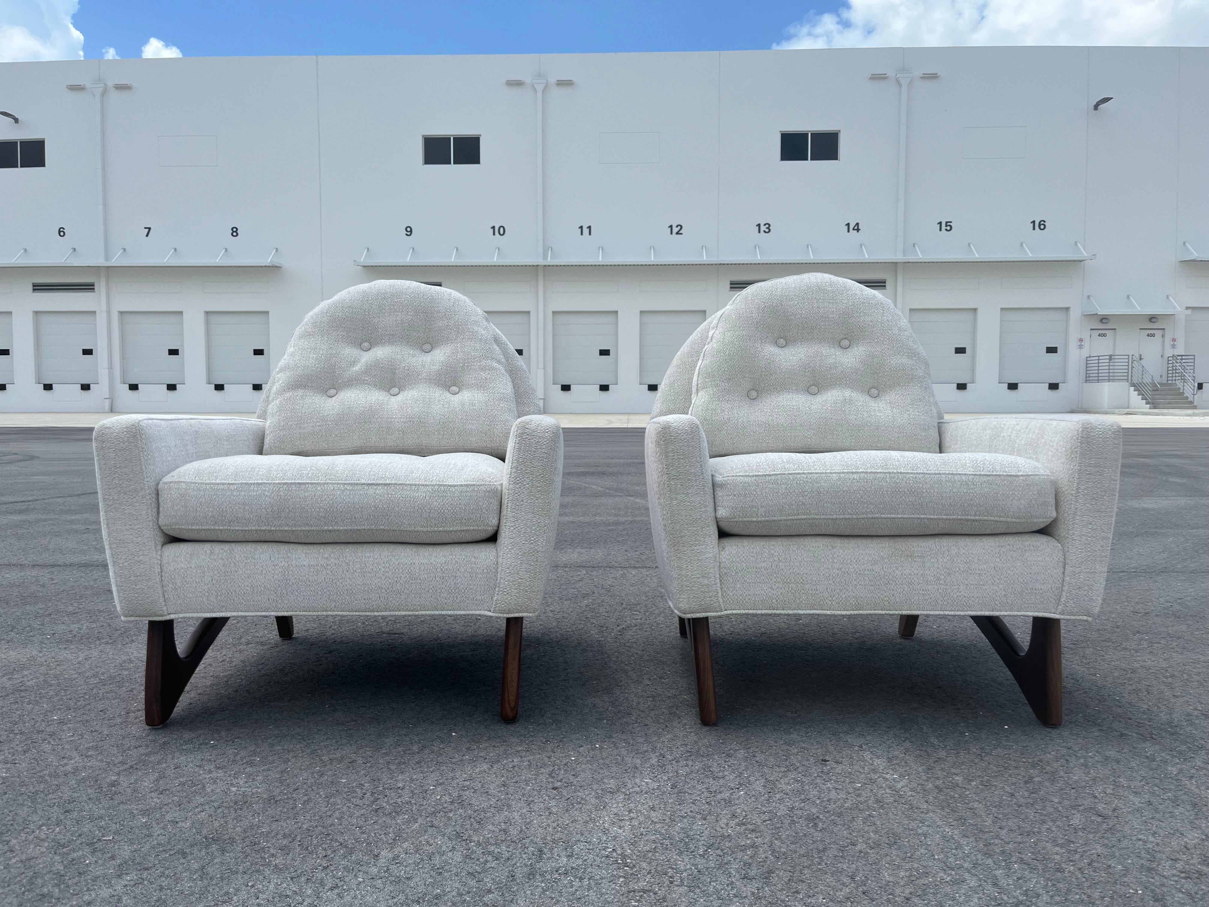 Pair of Mid Century Lounge Chairs Attributed to Adrian Pearsall, Fabric, Walnut For Sale 7