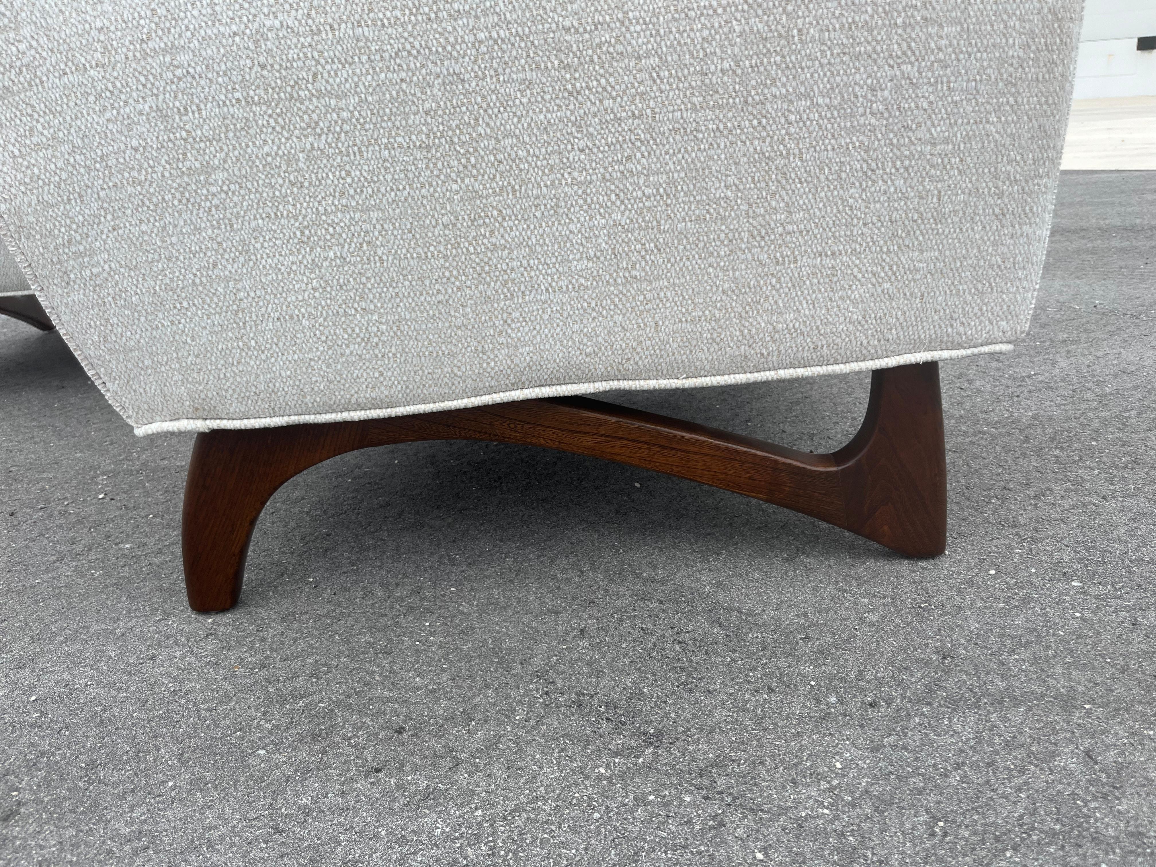 Pair of Mid Century Lounge Chairs Attributed to Adrian Pearsall, Fabric, Walnut For Sale 10