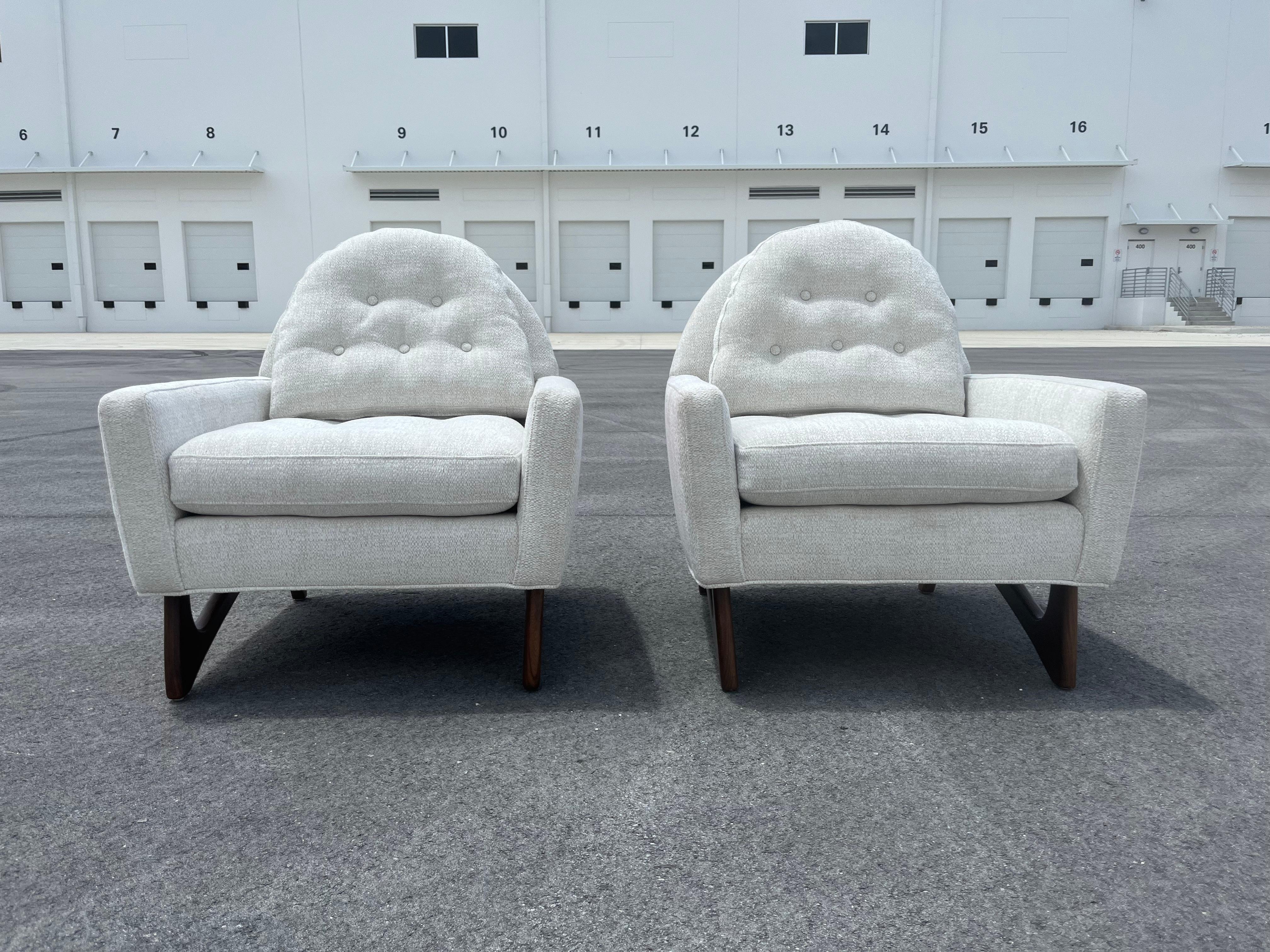 Pair of Mid Century Lounge Chairs Attributed to Adrian Pearsall, Fabric, Walnut For Sale 11