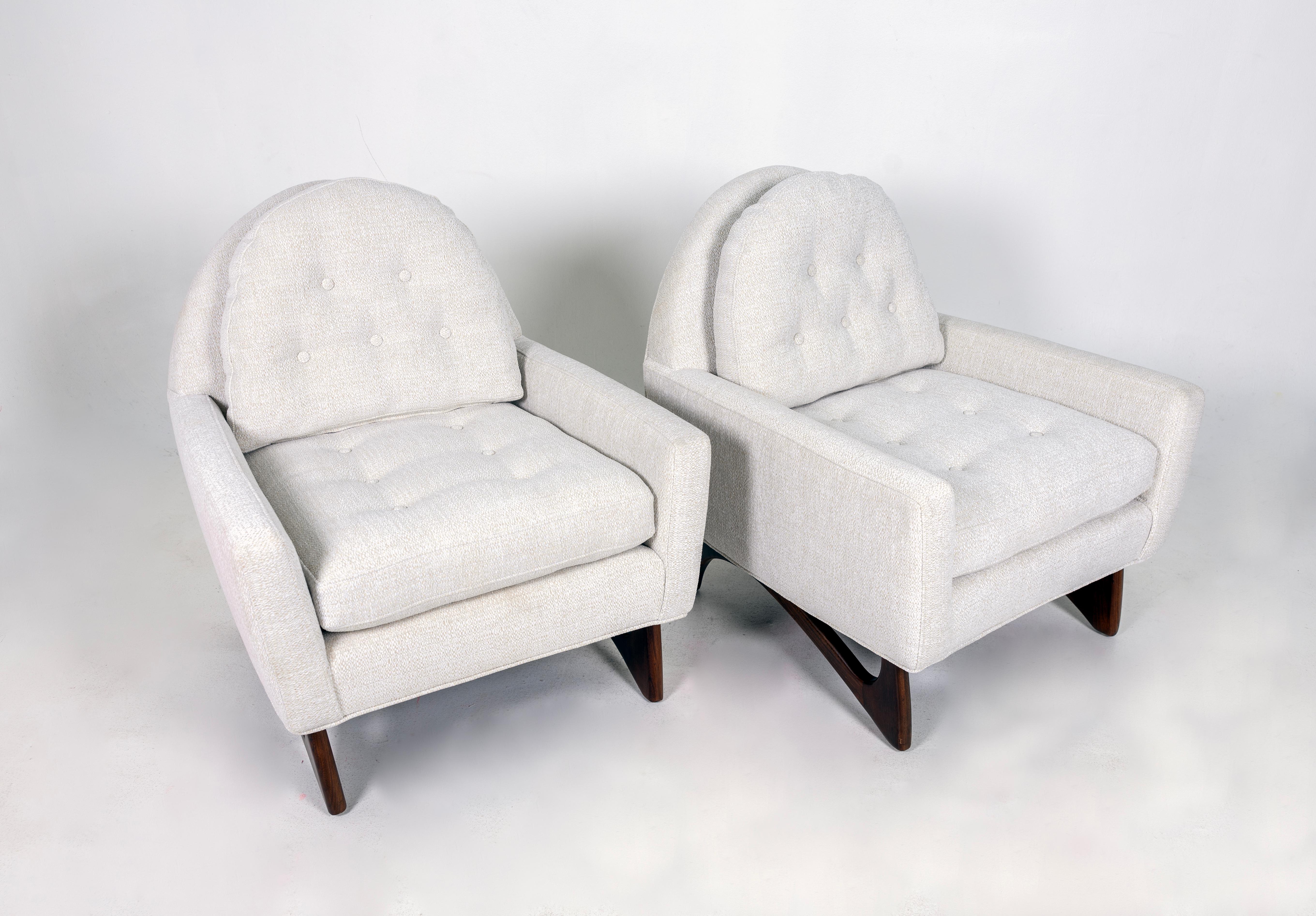 Pair of Mid Century Lounge Chairs Attributed to Adrian Pearsall, from the 1960s.
Chairs were recently reupholstered and are ready for a new home