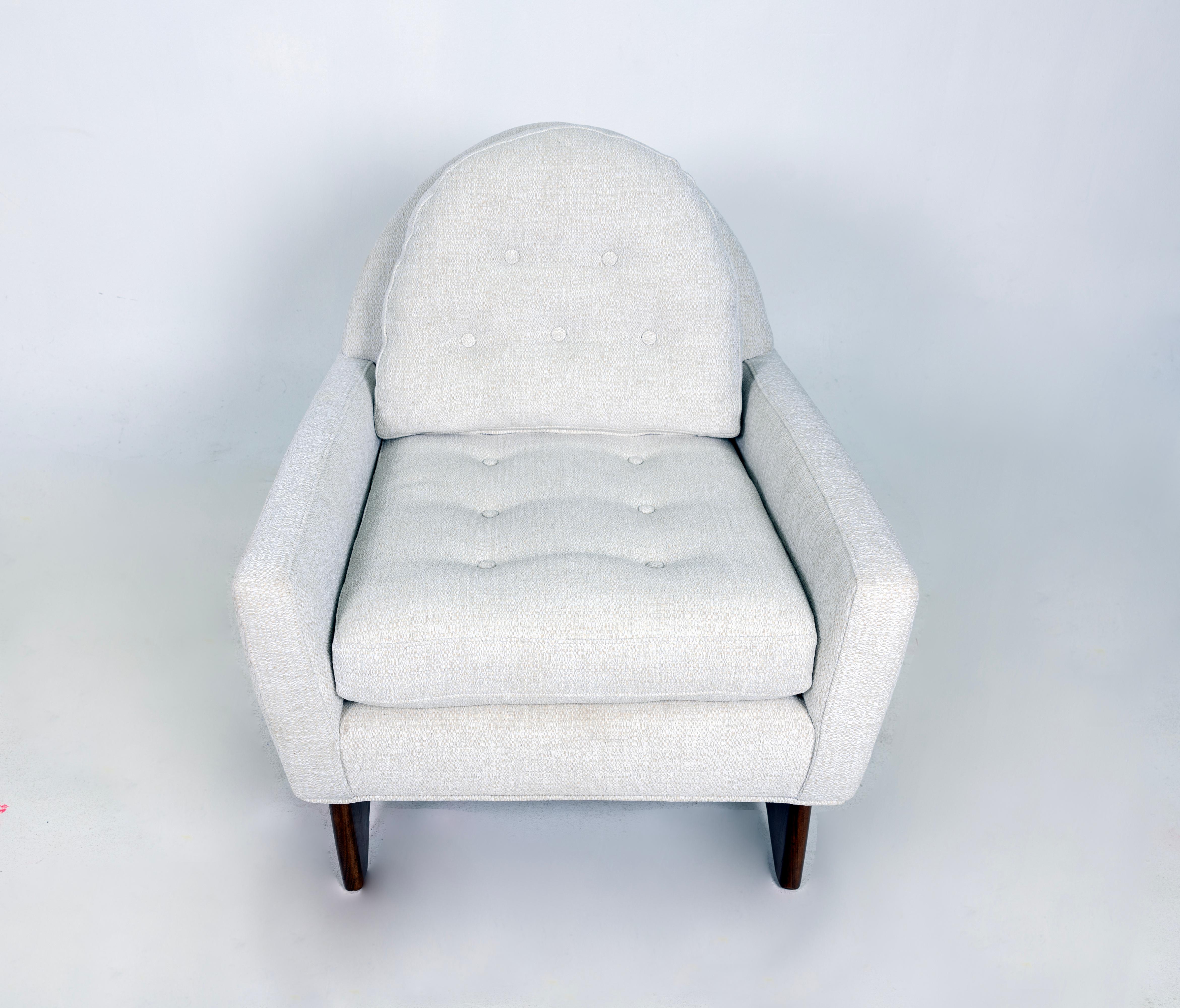Pair of Mid Century Lounge Chairs Attributed to Adrian Pearsall, Fabric, Walnut In Good Condition For Sale In Miami, FL