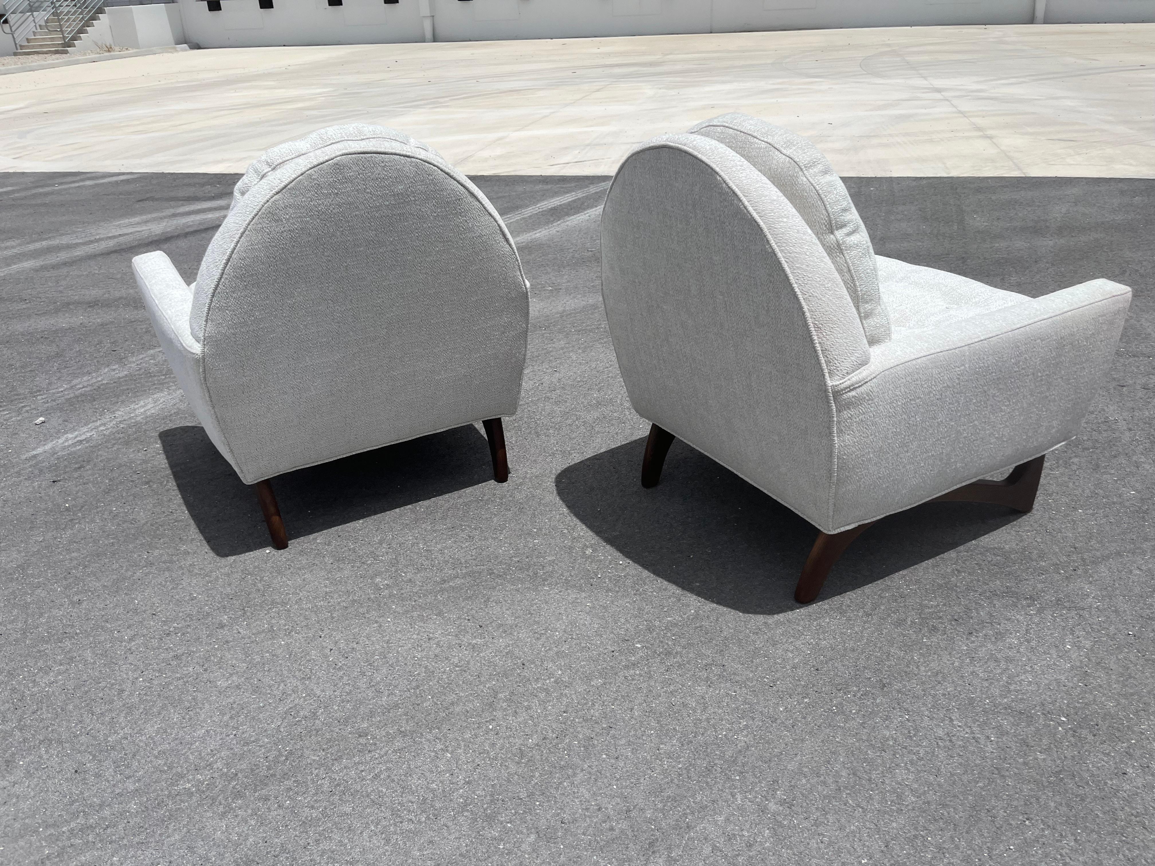 Pair of Mid Century Lounge Chairs Attributed to Adrian Pearsall, Fabric, Walnut For Sale 1